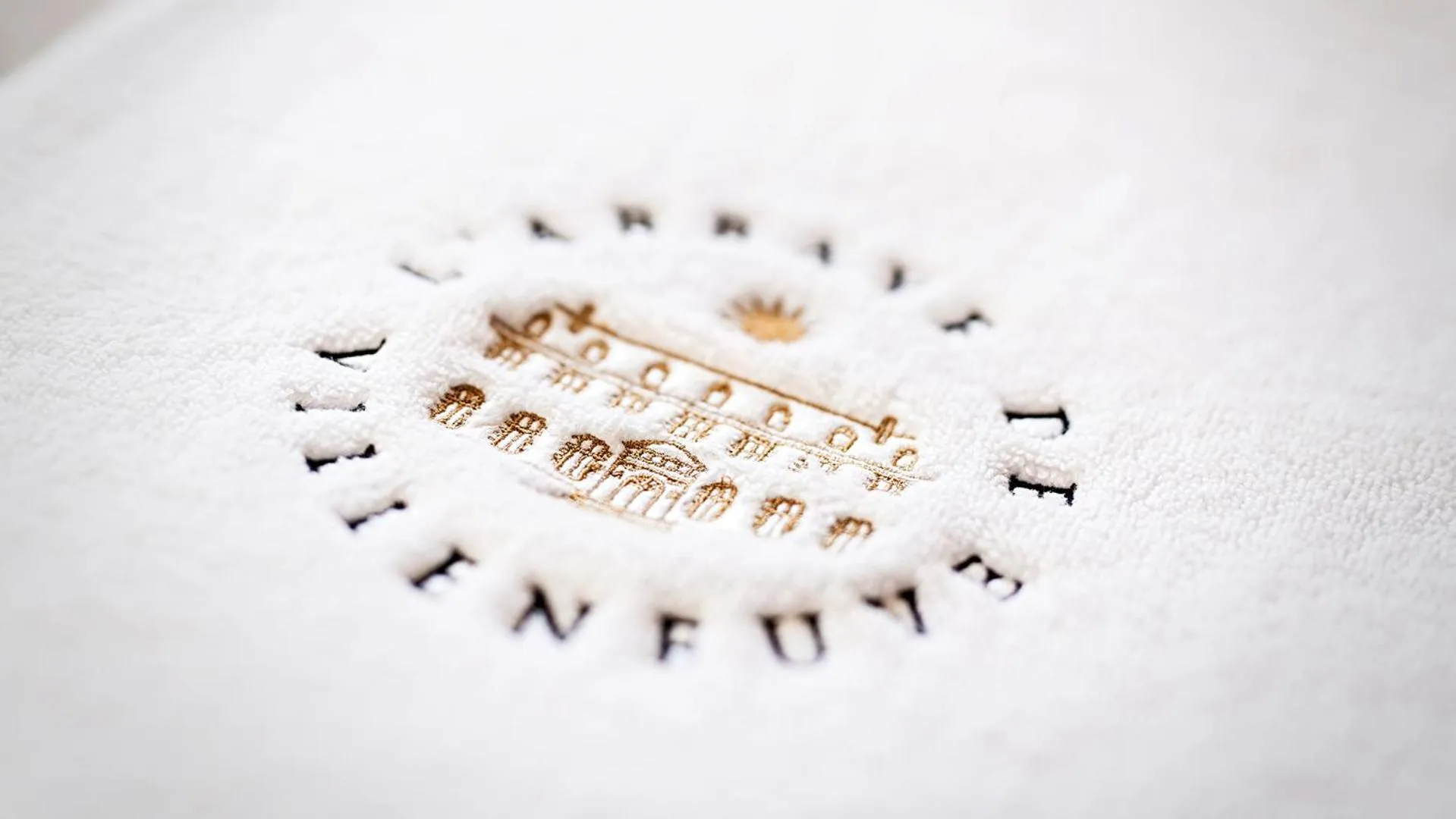 Property building in Abbaye De Villeneuve