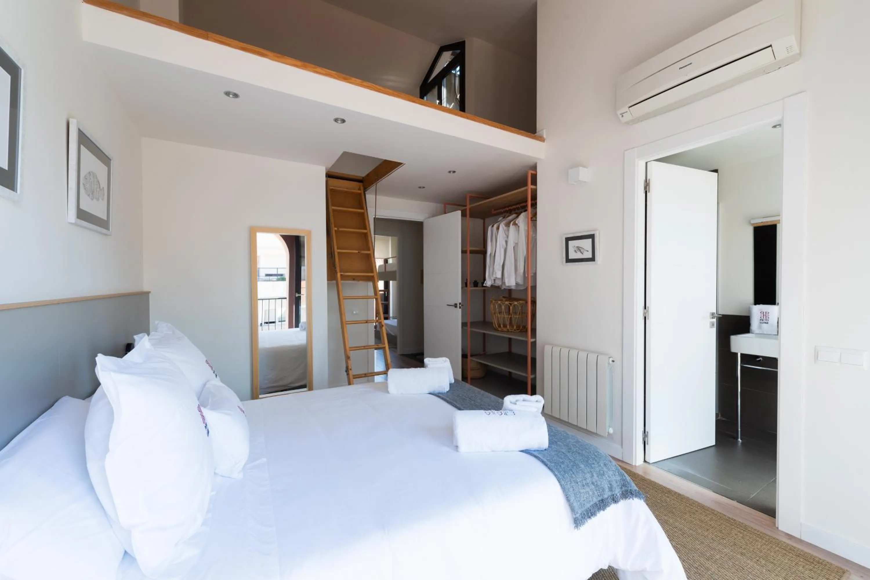 Bed in Petit Luxe Tobella Dreta