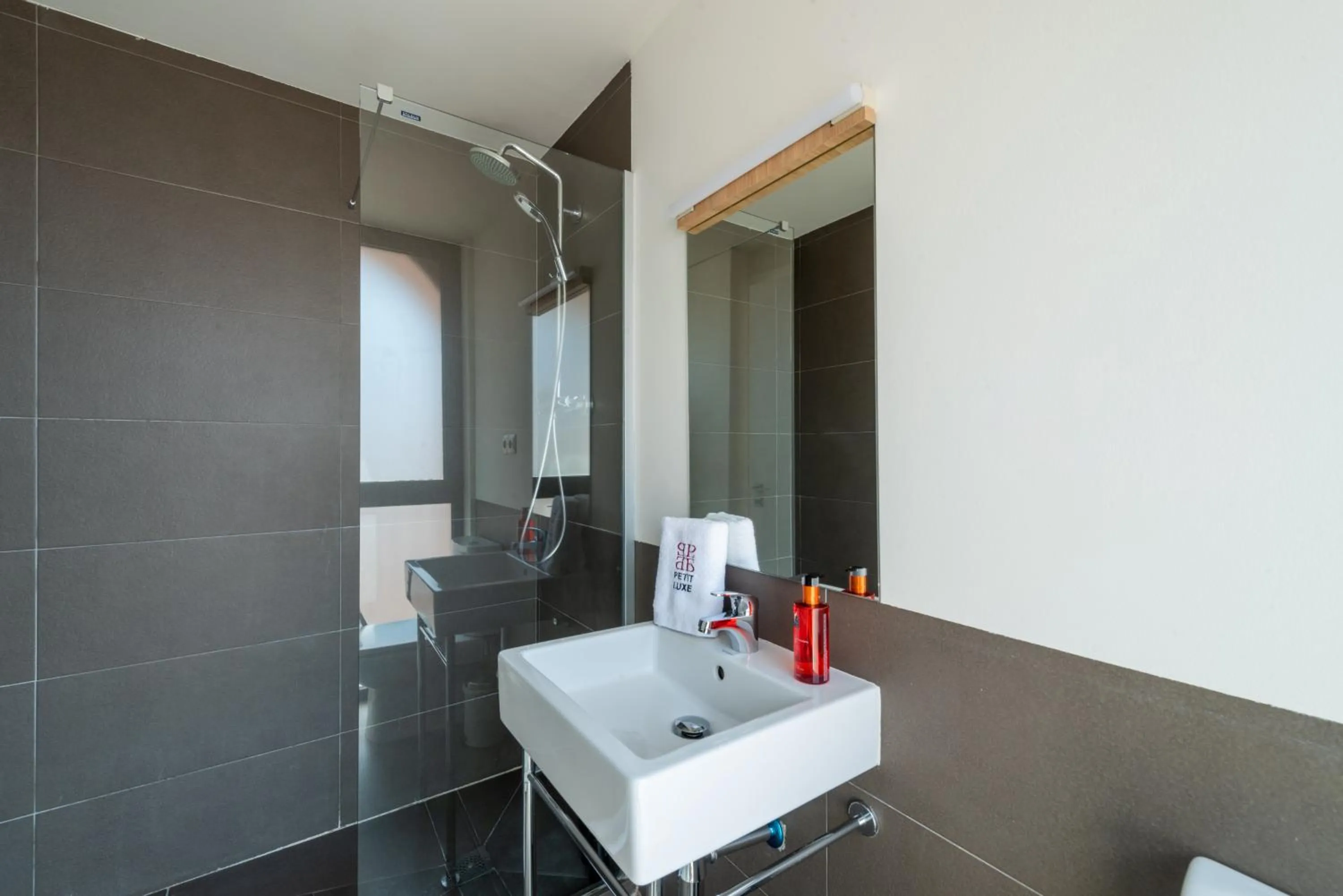 Petit Luxe Tobella Dreta