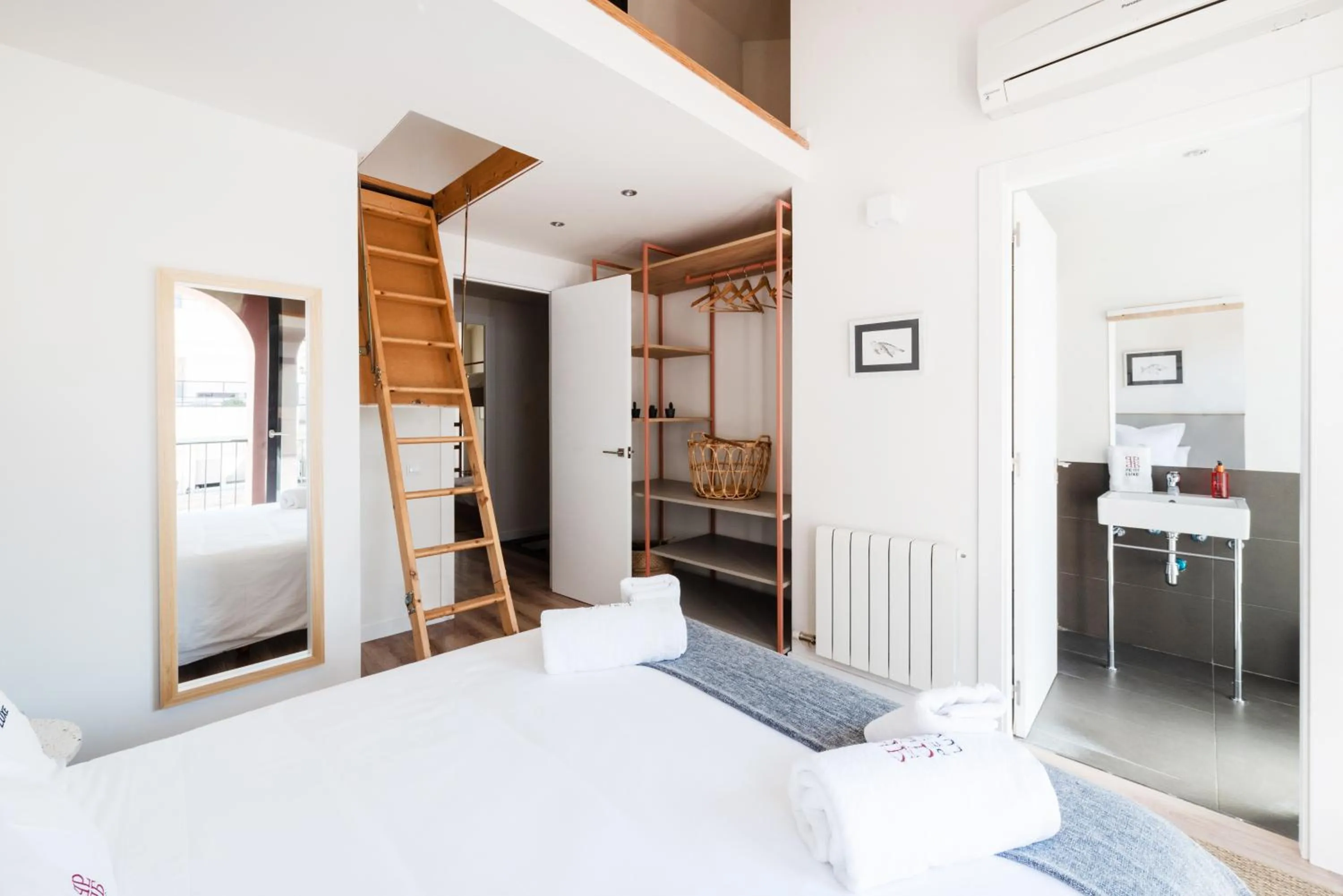 Bed in Petit Luxe Tobella Dreta