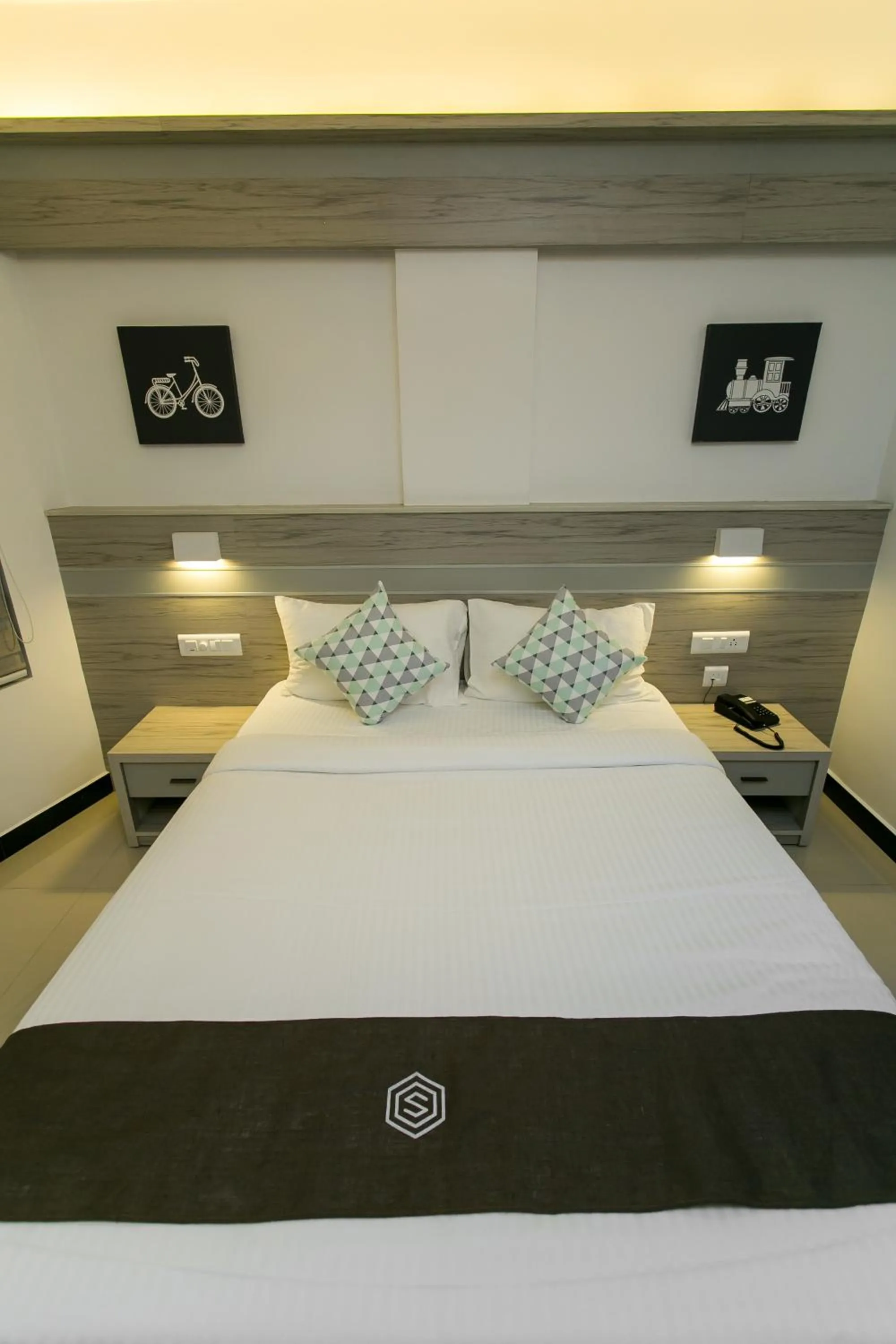 Bed in Sapphire Club Metro