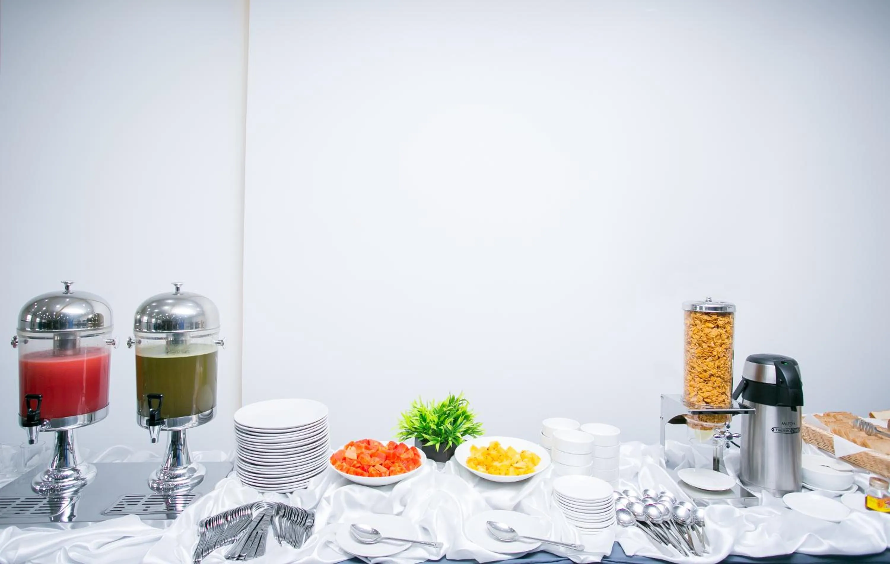 Coffee/tea facilities in Sapphire Club Metro