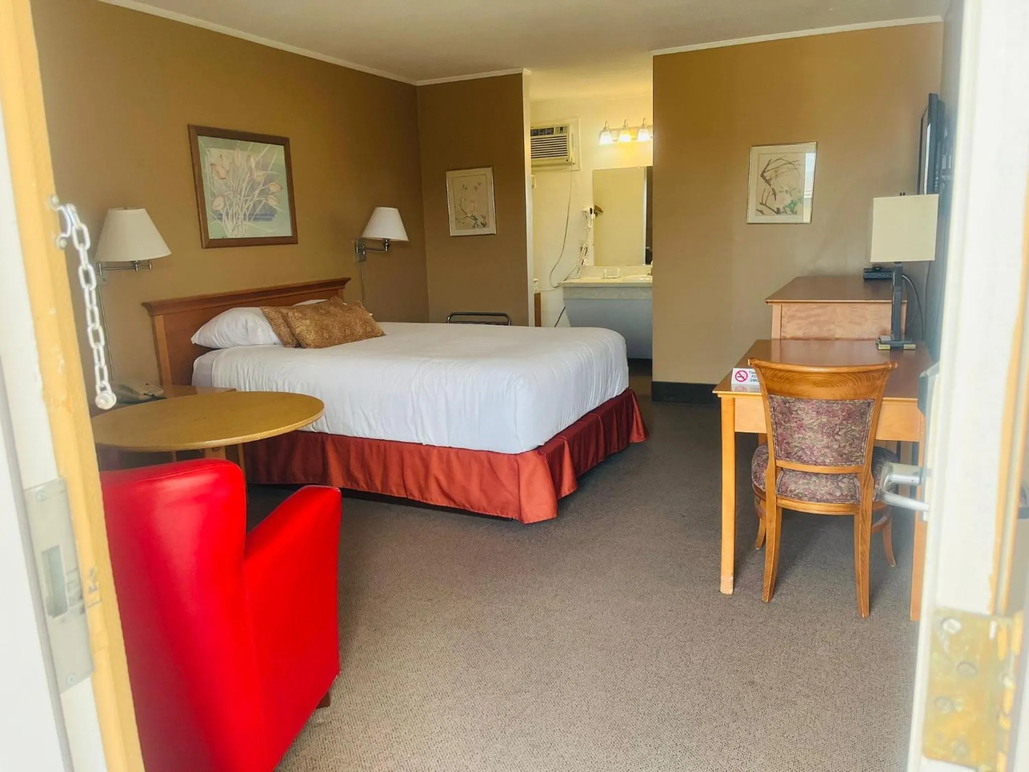 Bed in Travelodge by Wyndham Moose Jaw