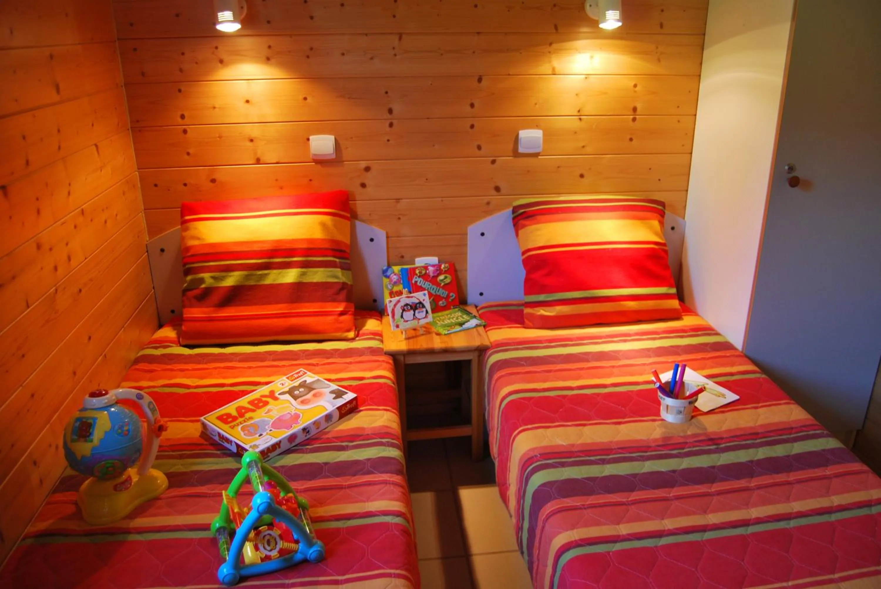 Bedroom, Bed in Lagrange Grand Bleu Vacances - Residence Les Ségalières