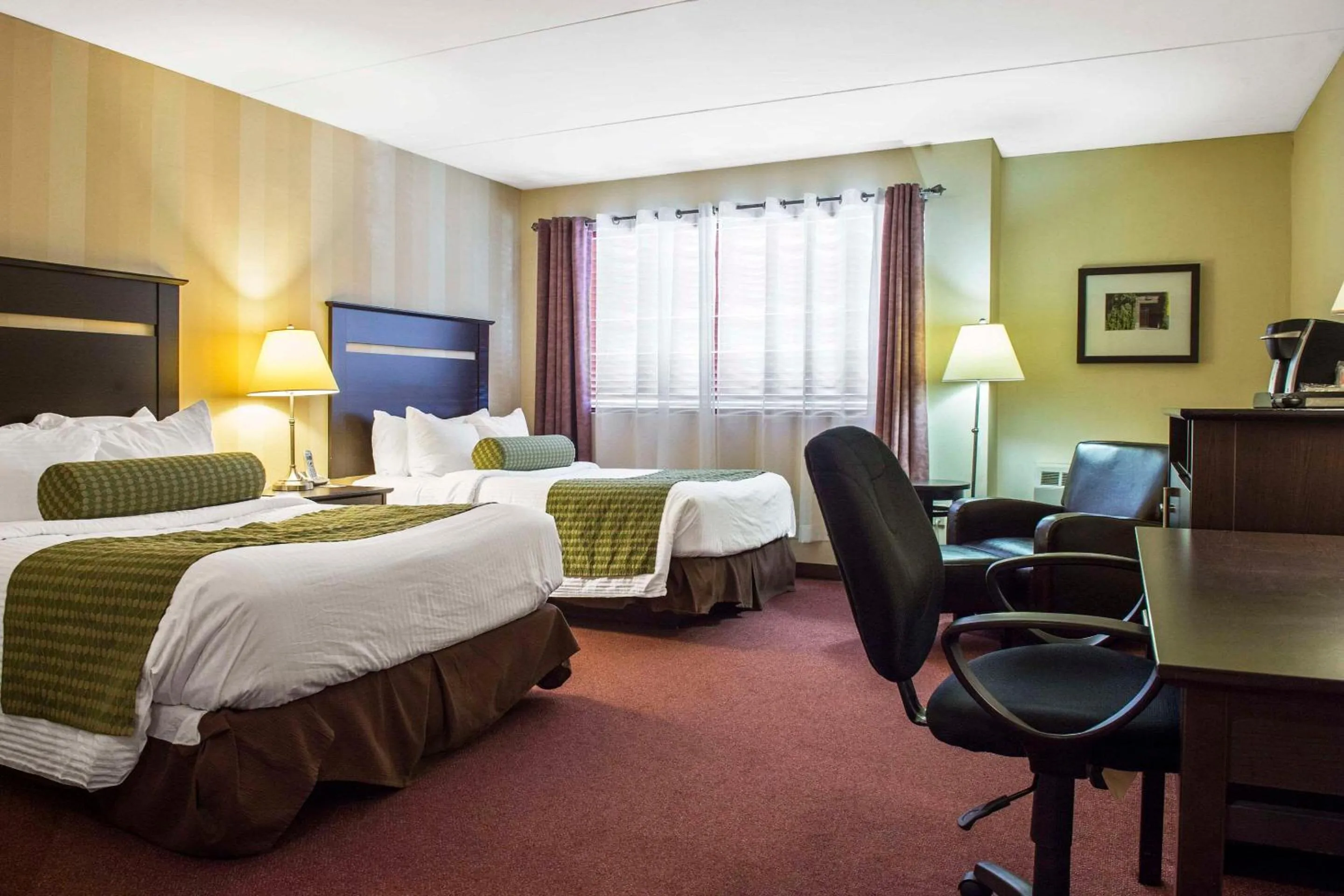 Bedroom, Bed in Clarion Hotel & Conference Centre Pembroke