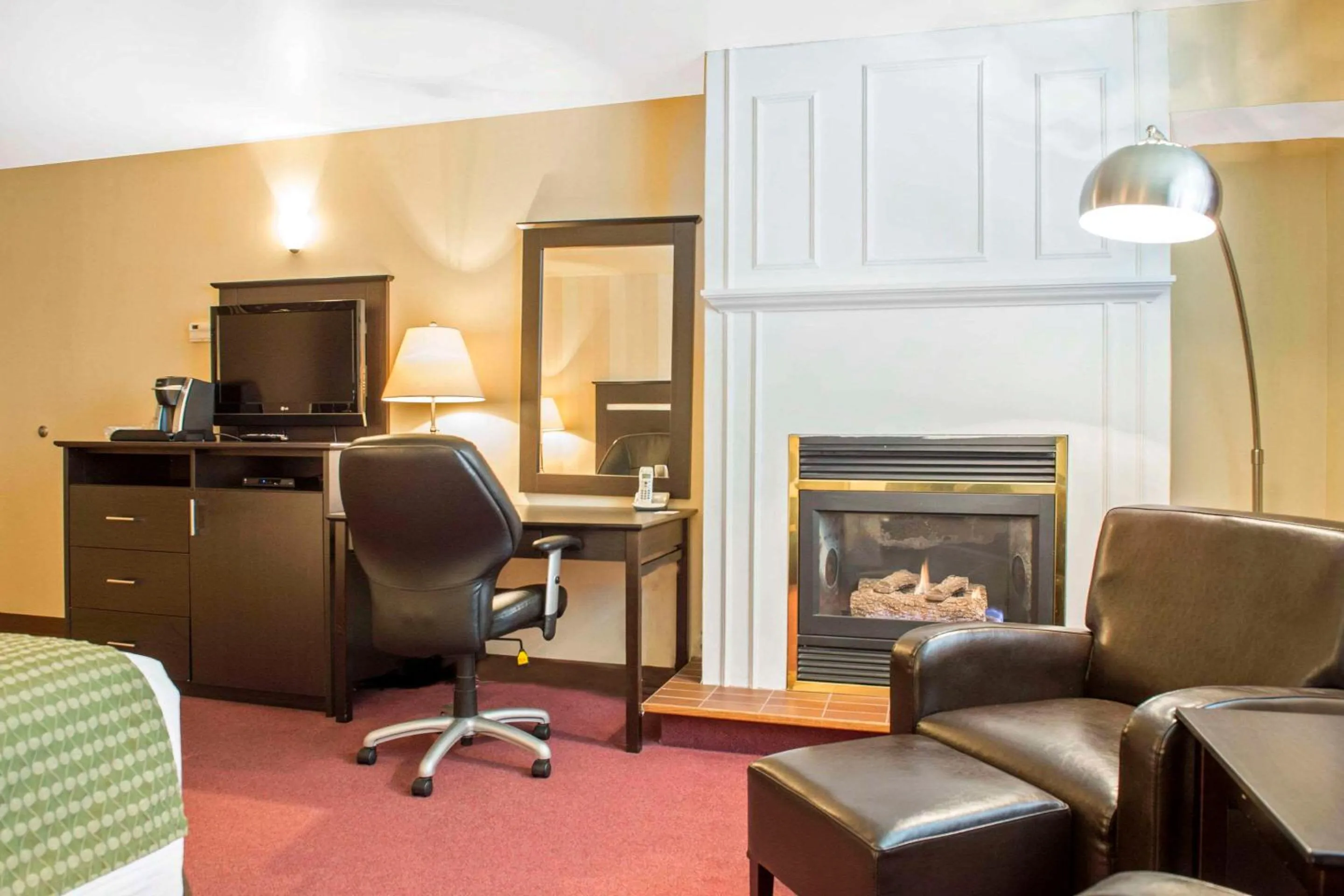 Bedroom in Clarion Hotel & Conference Centre Pembroke