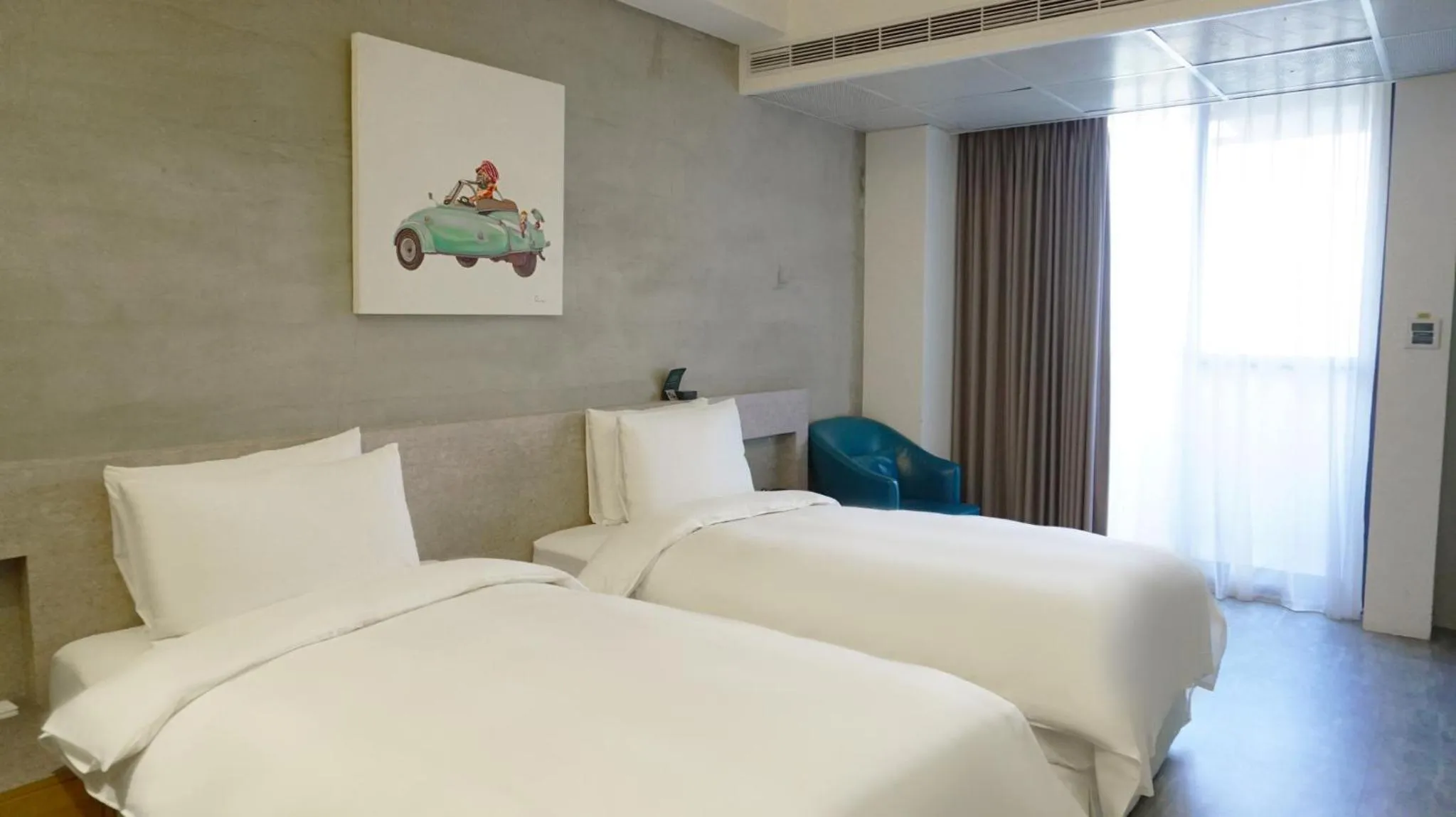 Bed in Thinker Hotel