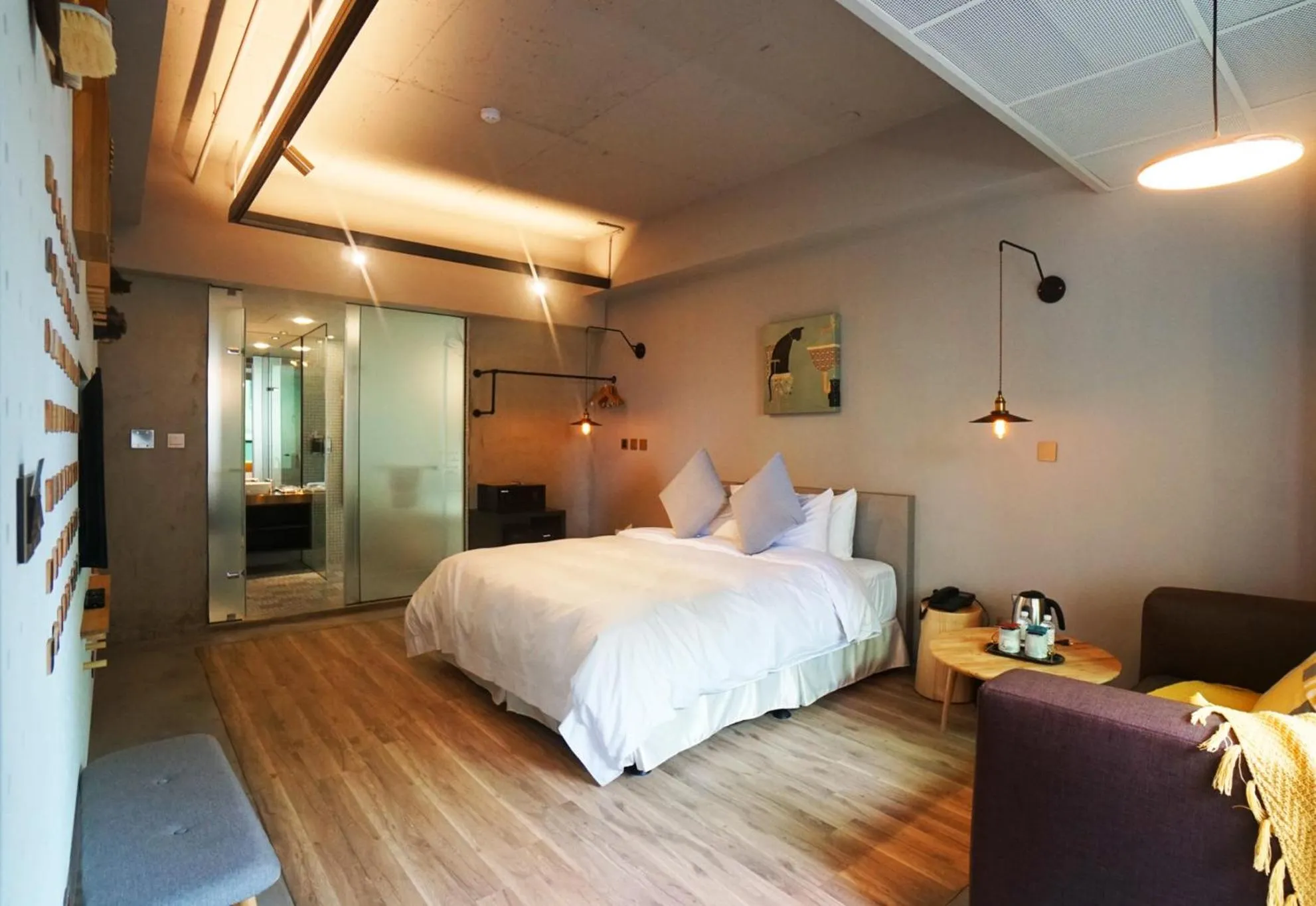 Bed in Thinker Hotel