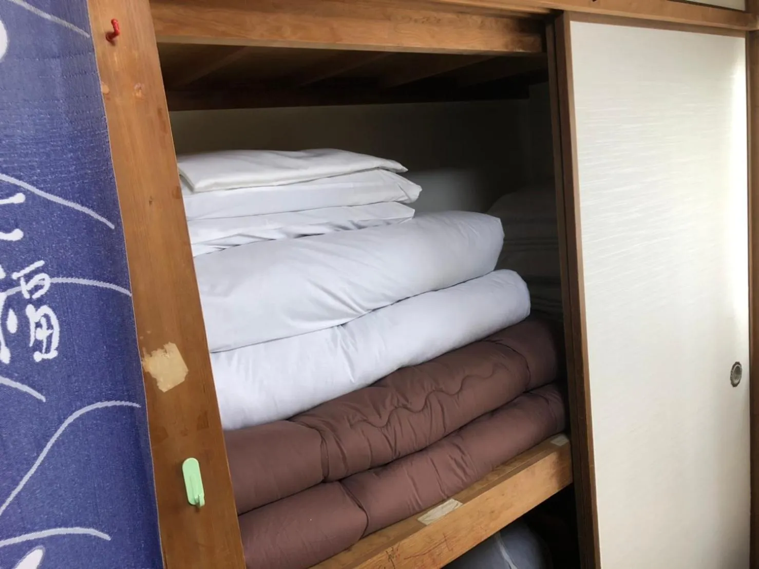 Photo of the whole room, Bed in Masaru House