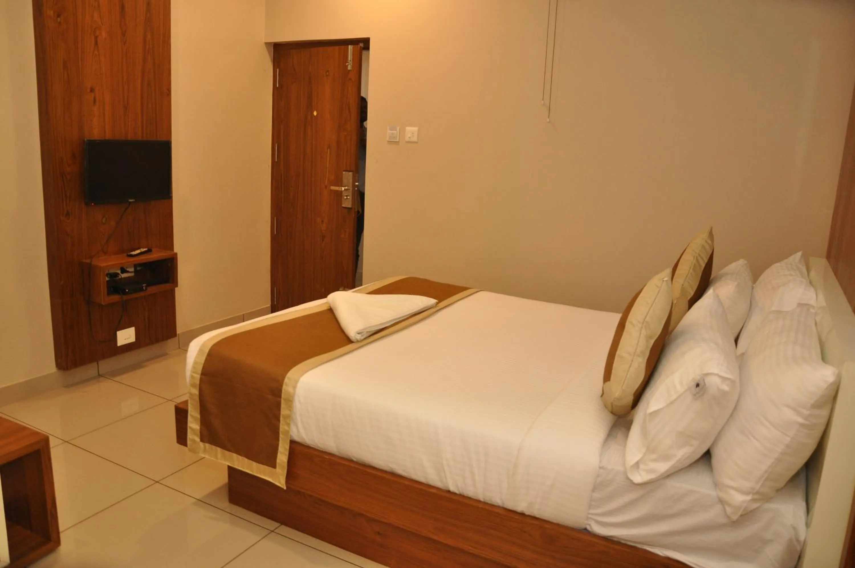 Bedroom, Bed in Nextel Inn, Calicut