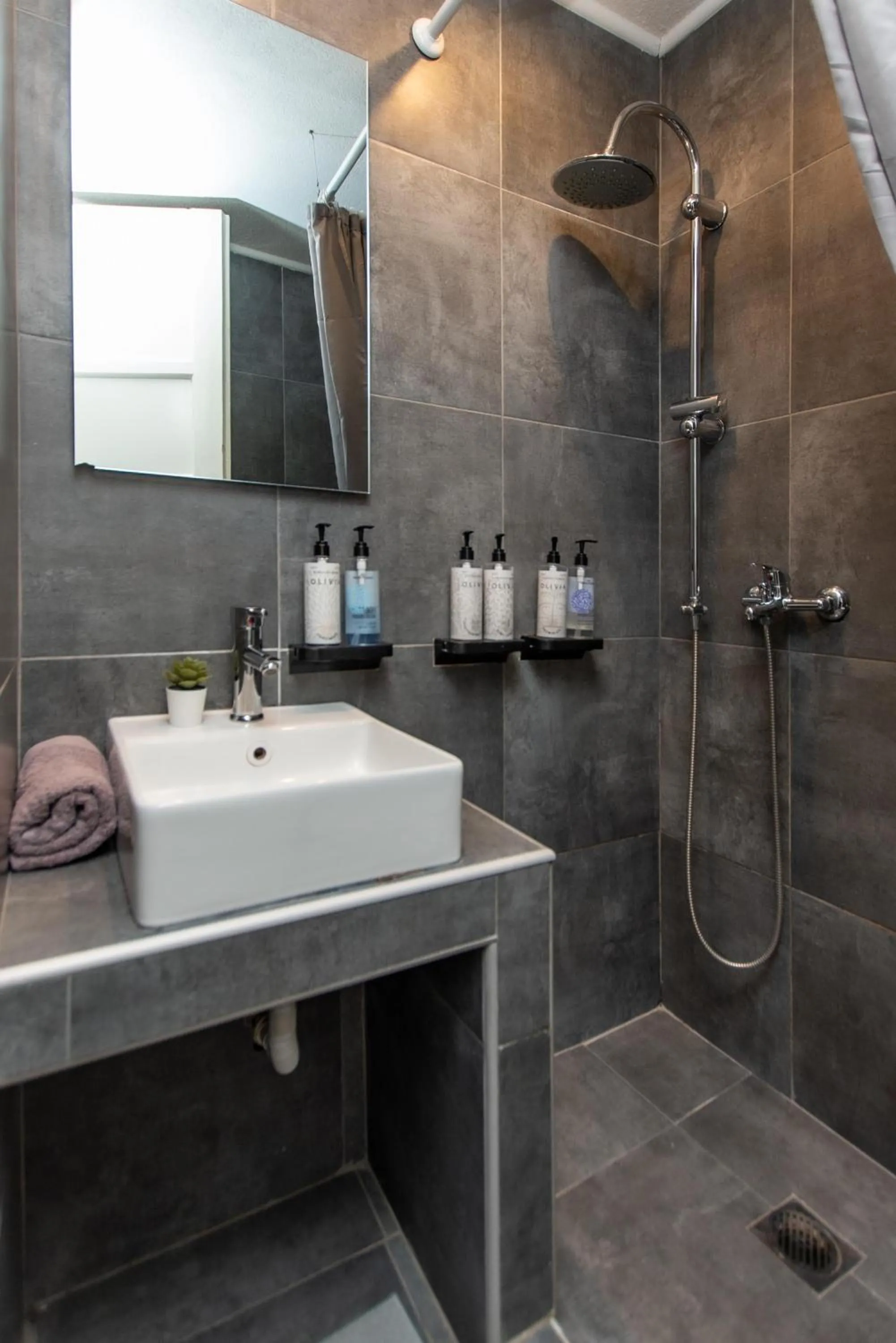 Shower in Houseloft White Tower Collection
