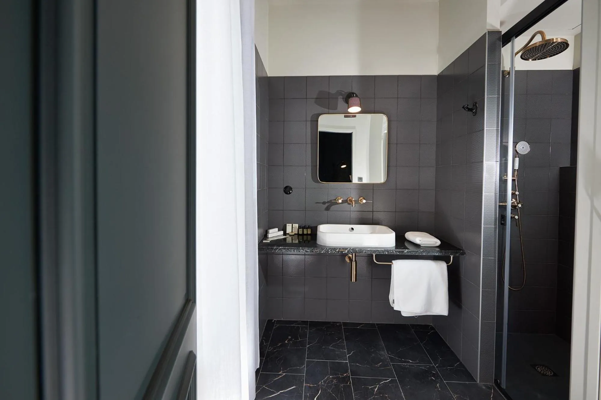 Bathroom in Hotel Victoria