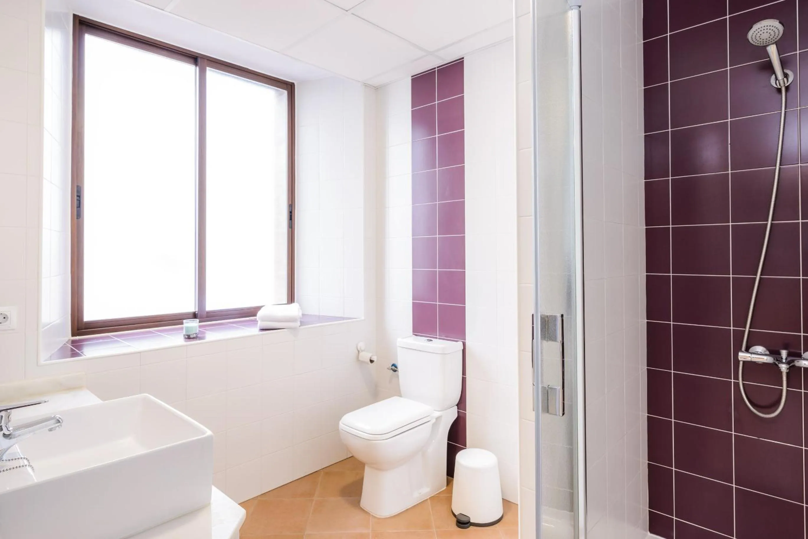 Bathroom in Benarrabá Hostel
