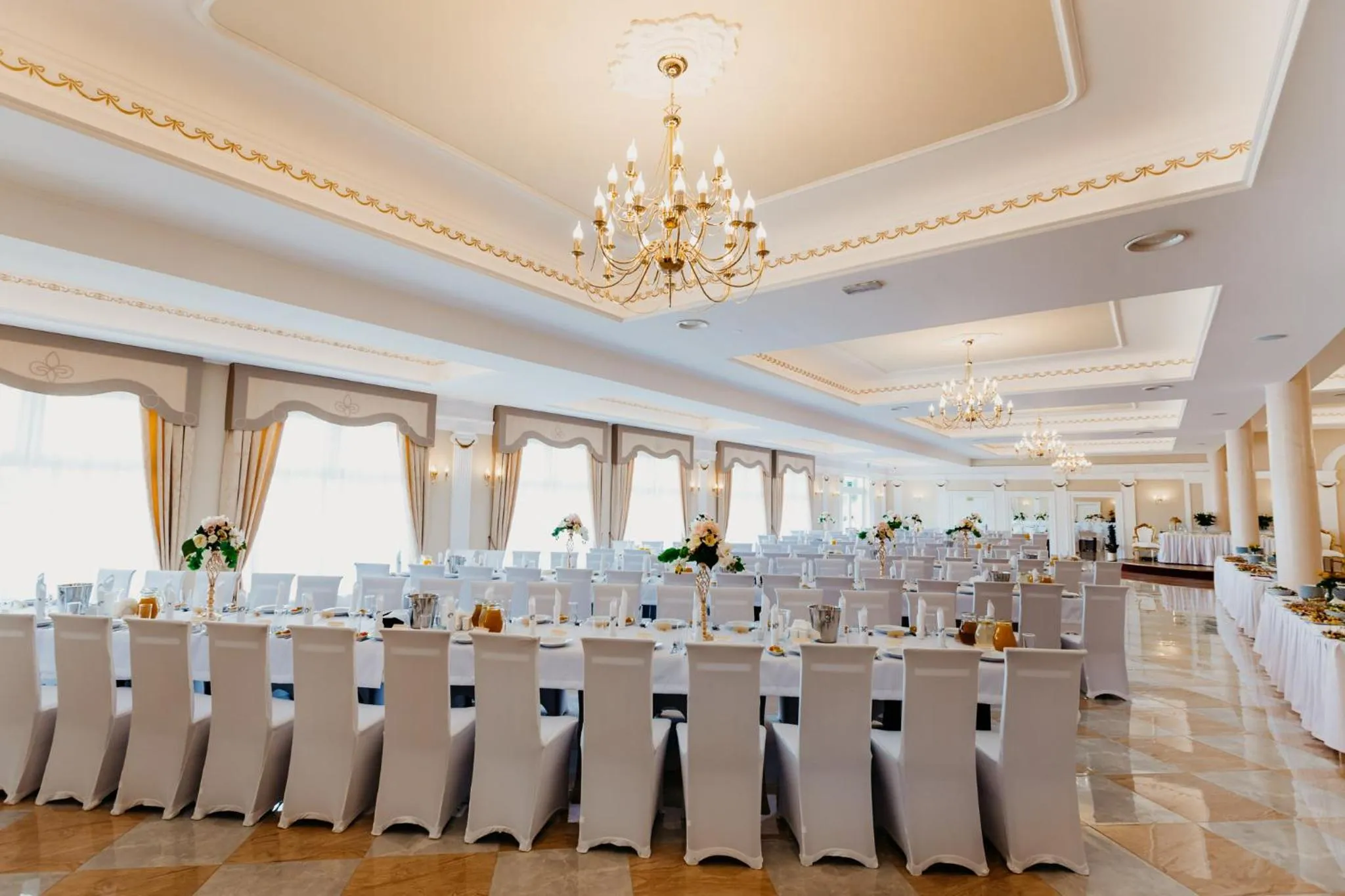 Restaurant/places to eat in Hotel Korczowa