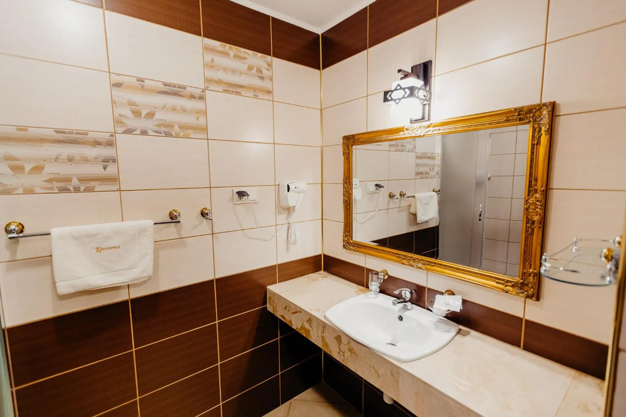 Shower in Hotel Korczowa