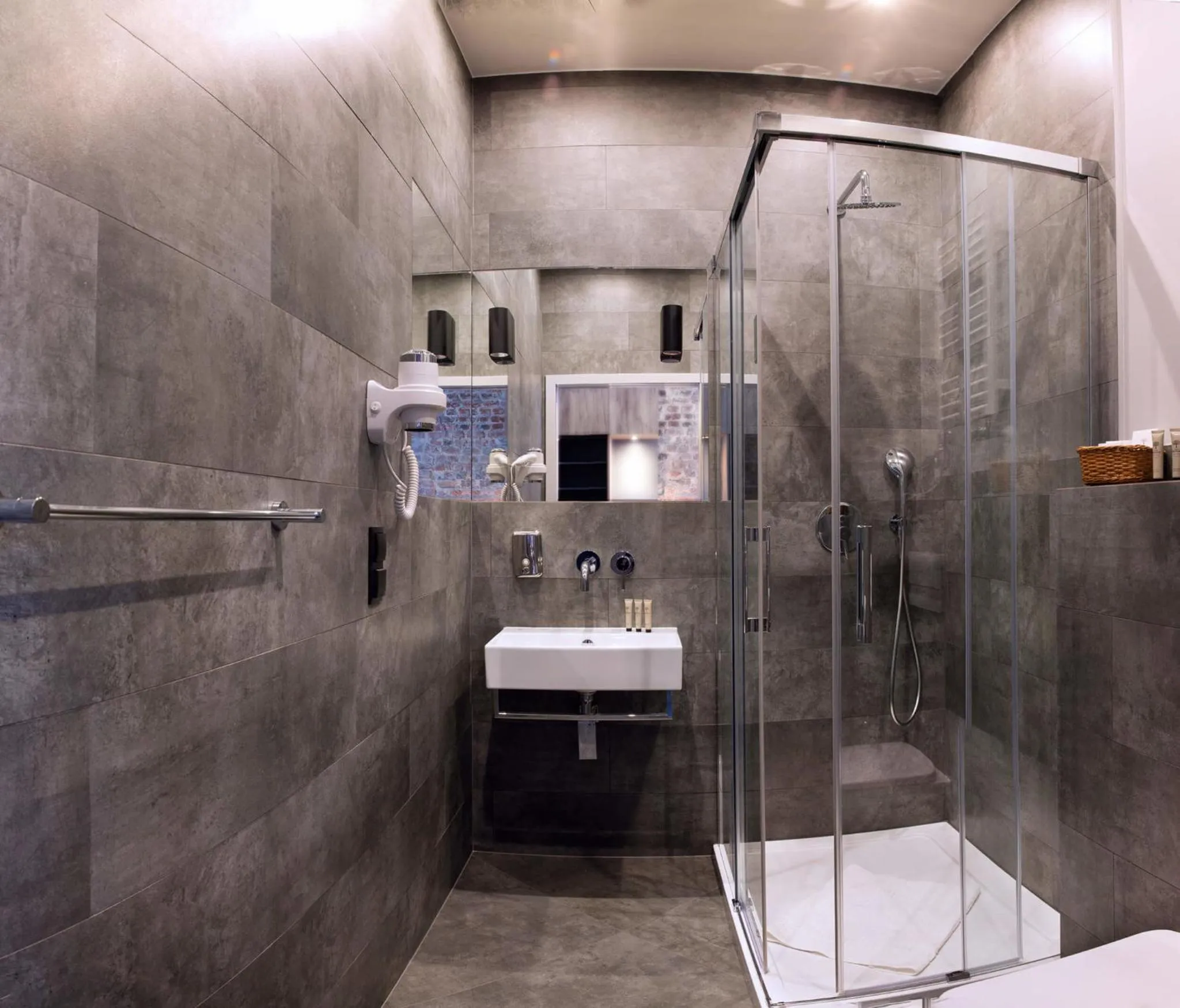 Shower in Hotel Mokotów