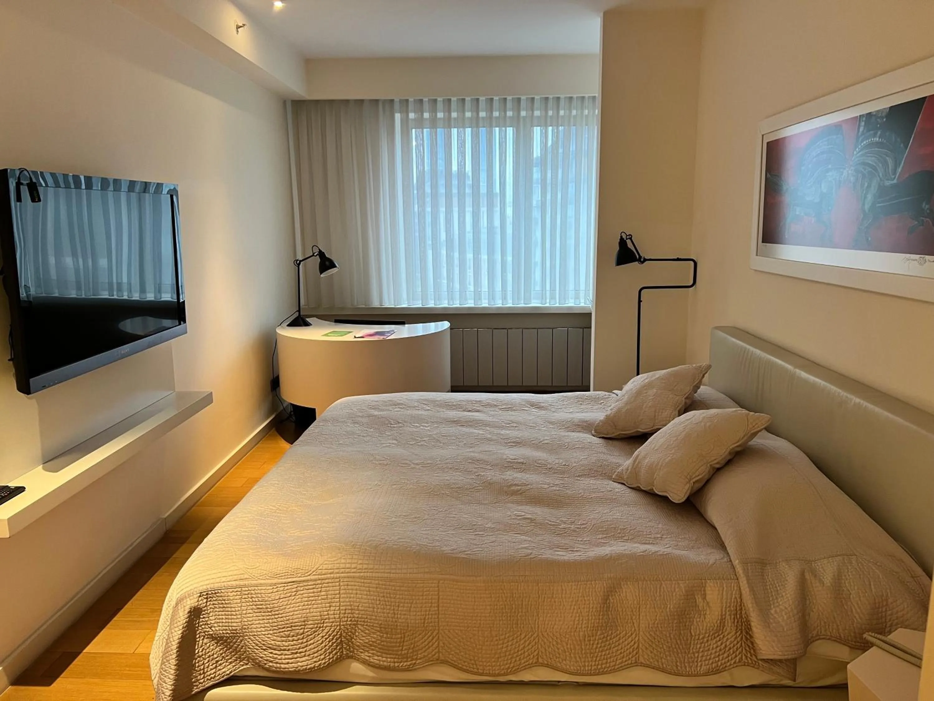 Bed in Akmerkez Residence