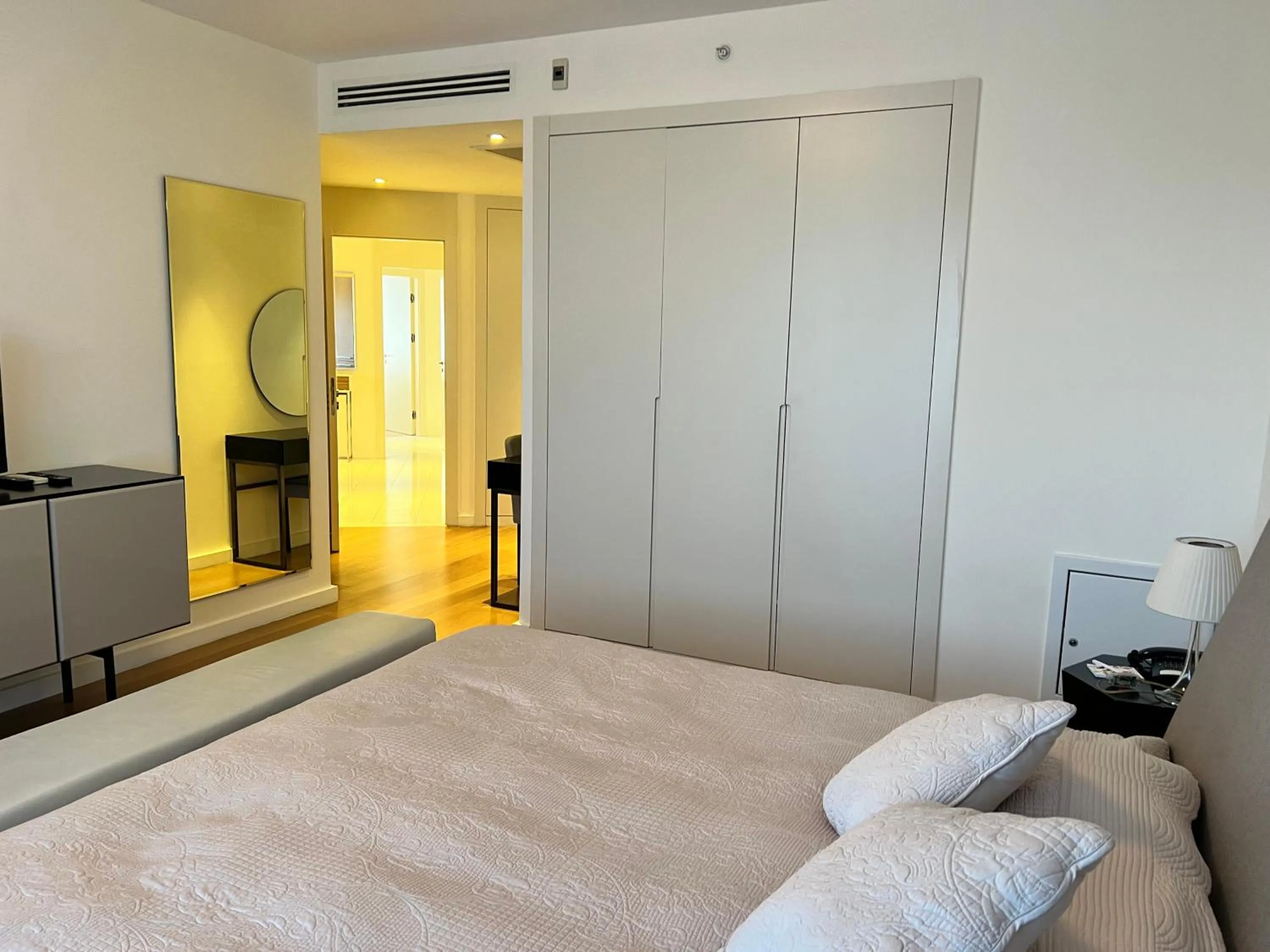 Bed in Akmerkez Residence