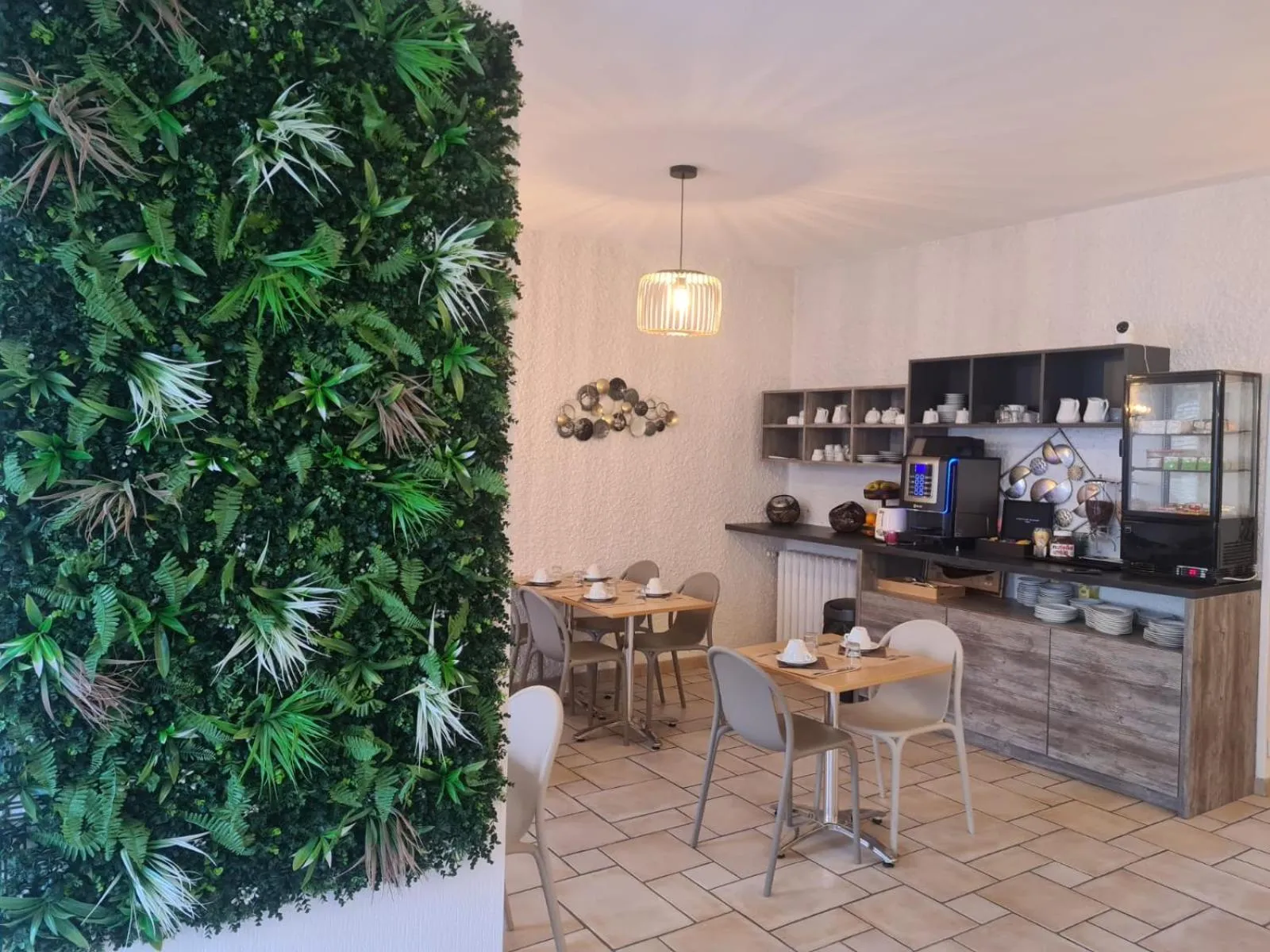 Lobby or reception in The Originals City, Hôtel Ker Izel, Saint-Brieuc