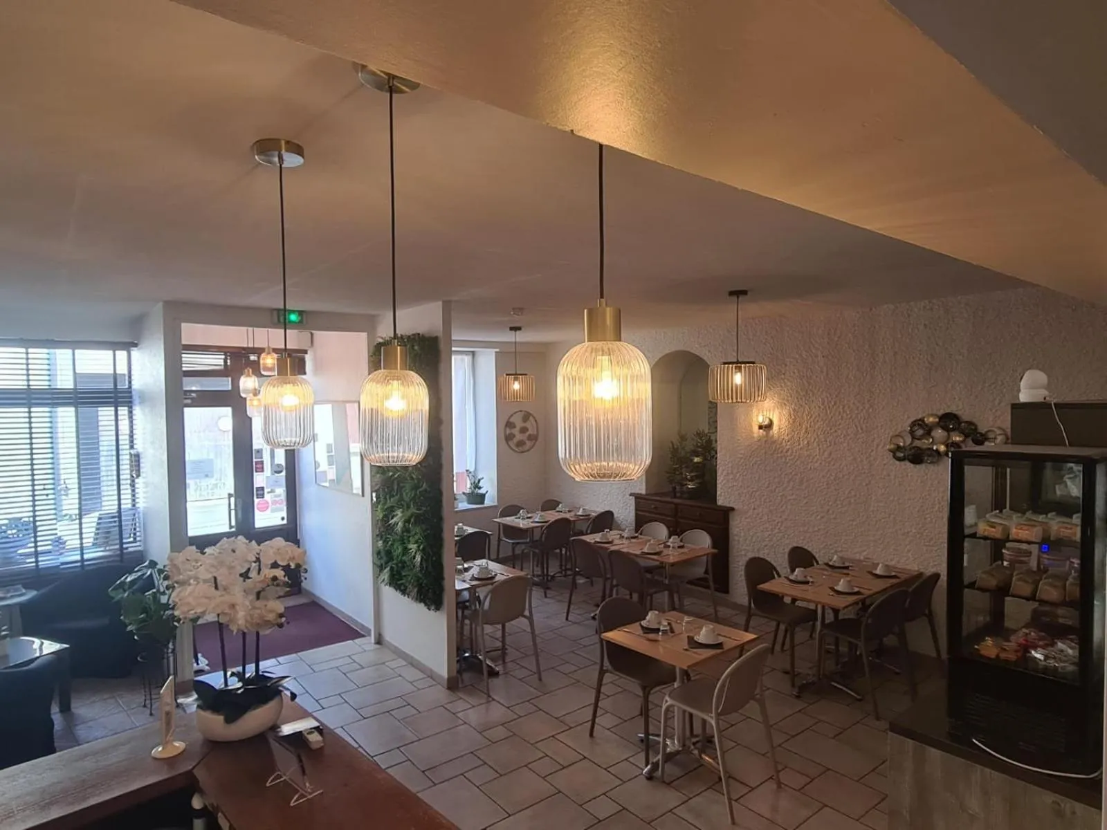 Lobby or reception in The Originals City, Hôtel Ker Izel, Saint-Brieuc