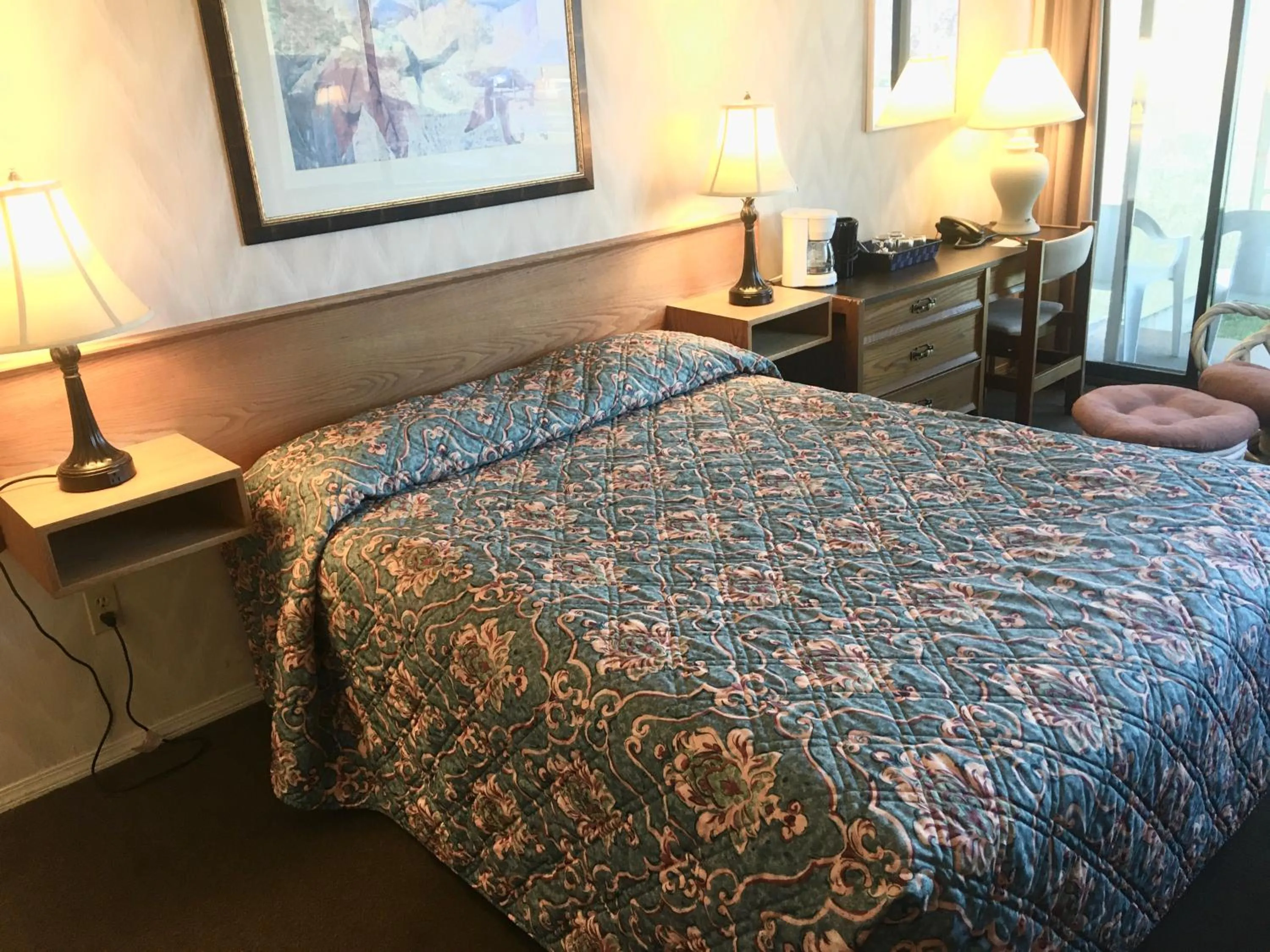 Bed in Wessex Inn By The Sea