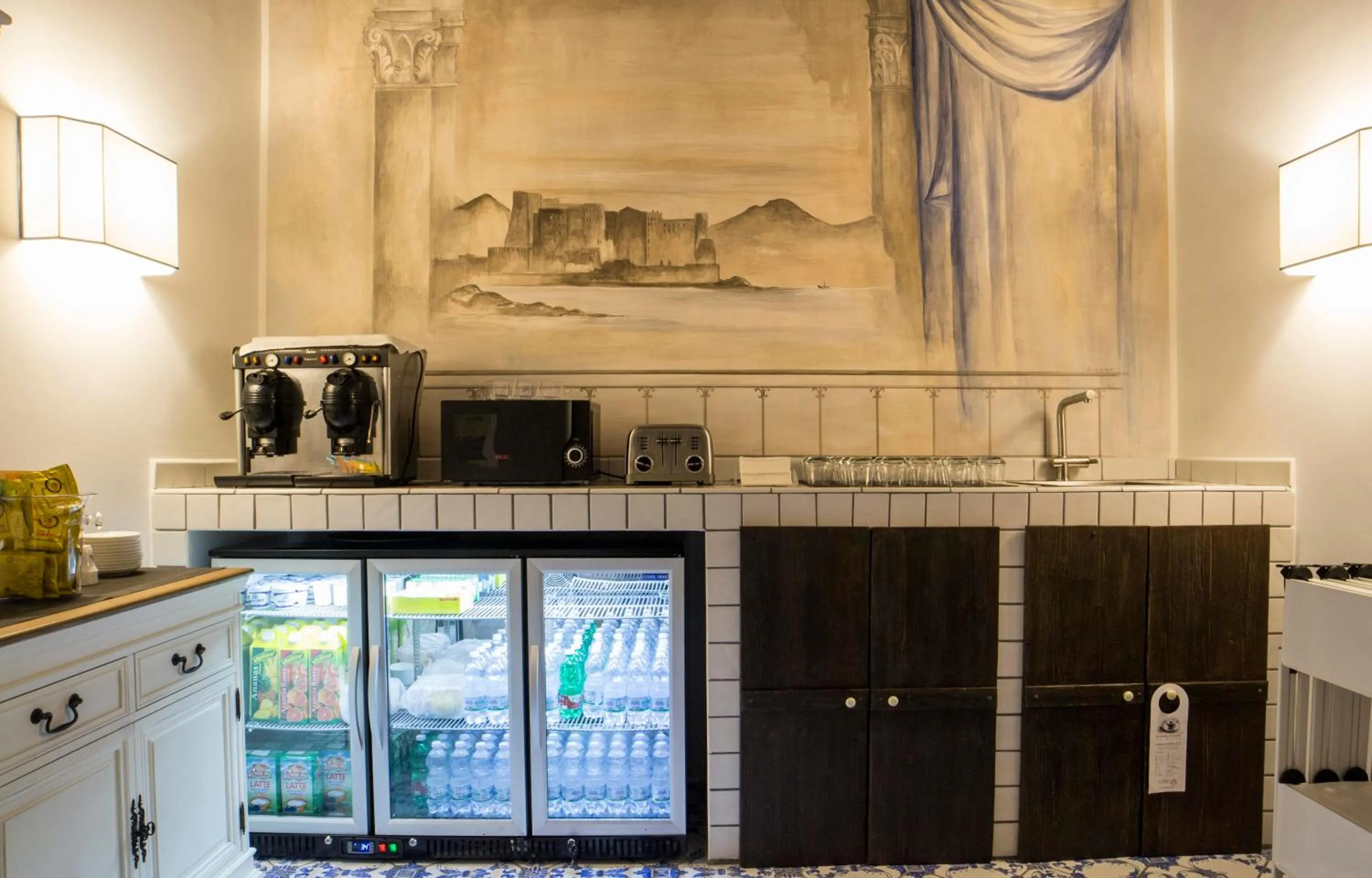 Coffee/tea facilities in Morelli suite