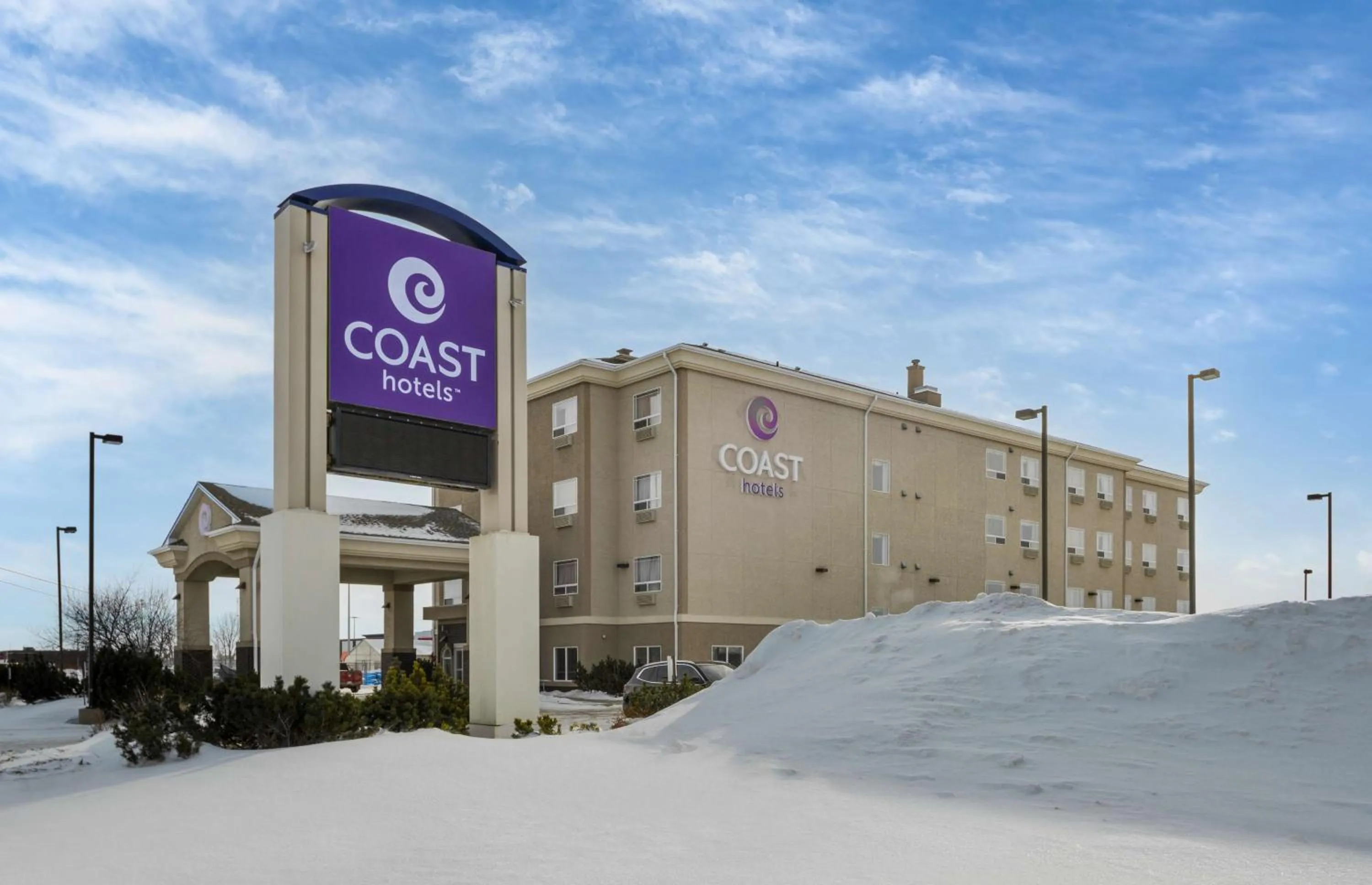 Property building in Coast Weyburn Hotel