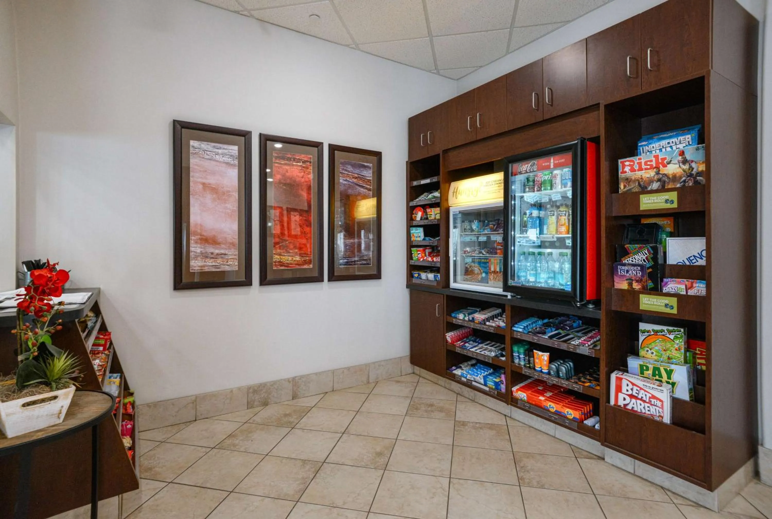 Food and drinks in Coast Weyburn Hotel