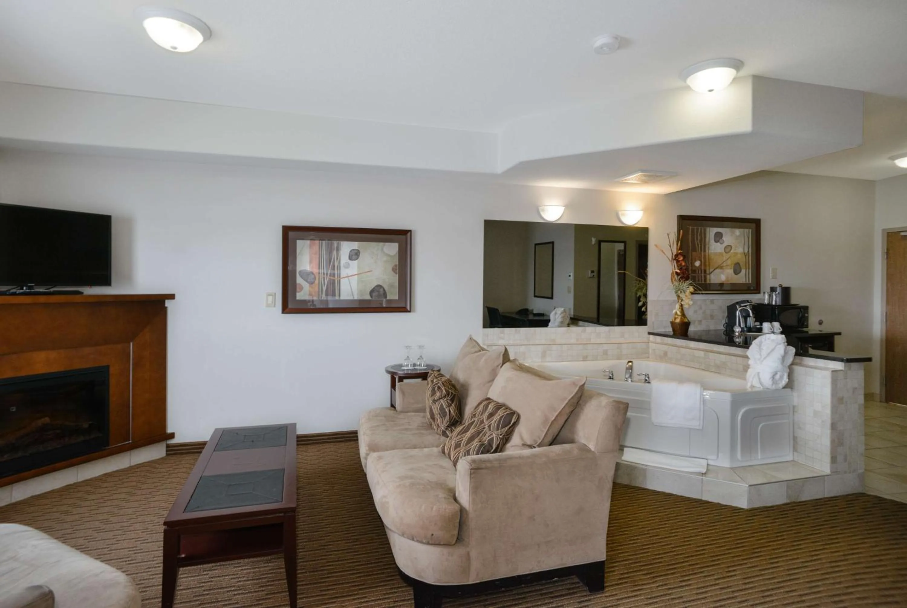 Photo of the whole room in Coast Weyburn Hotel