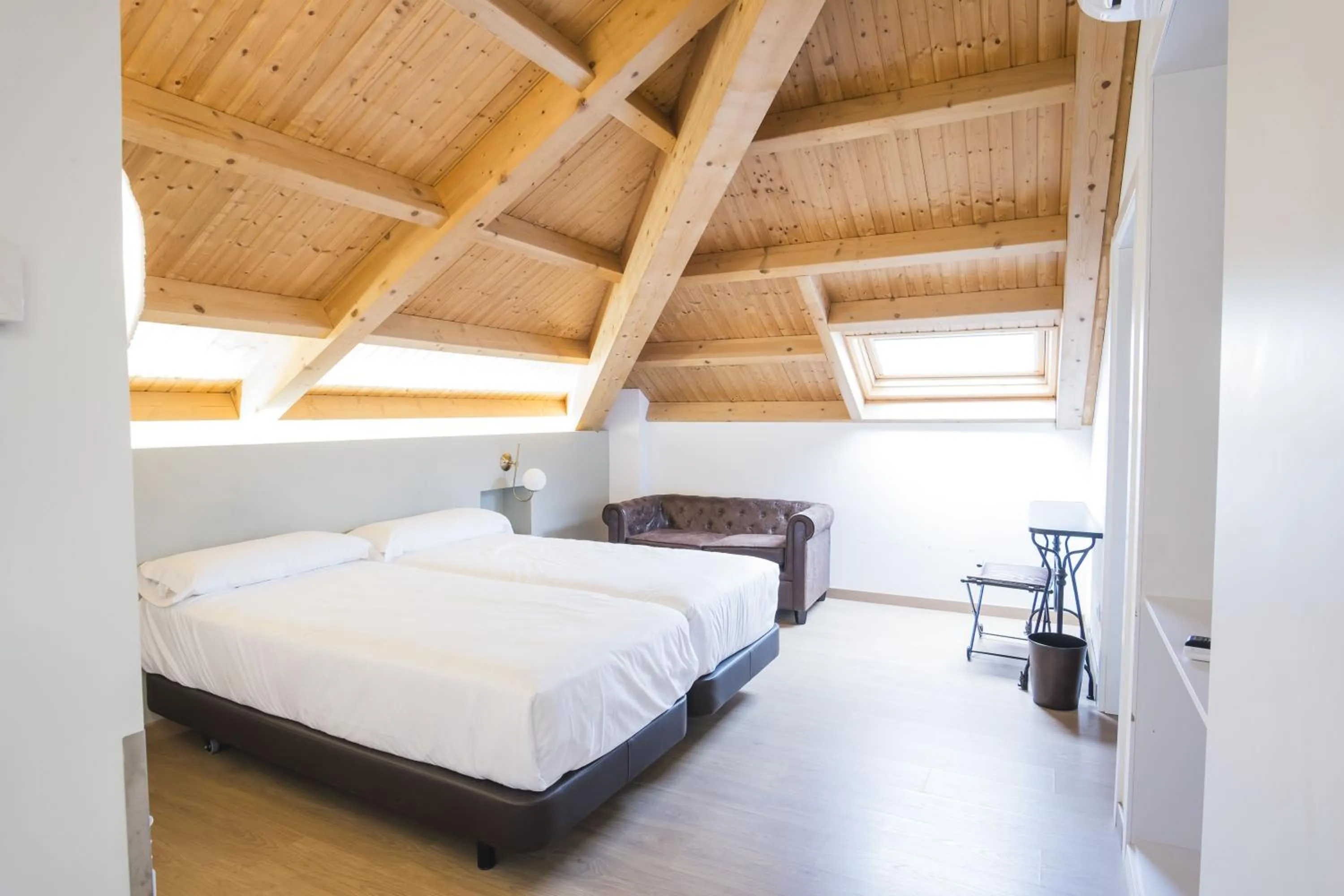 Photo of the whole room, Bed in Hotel Alda Triacastela