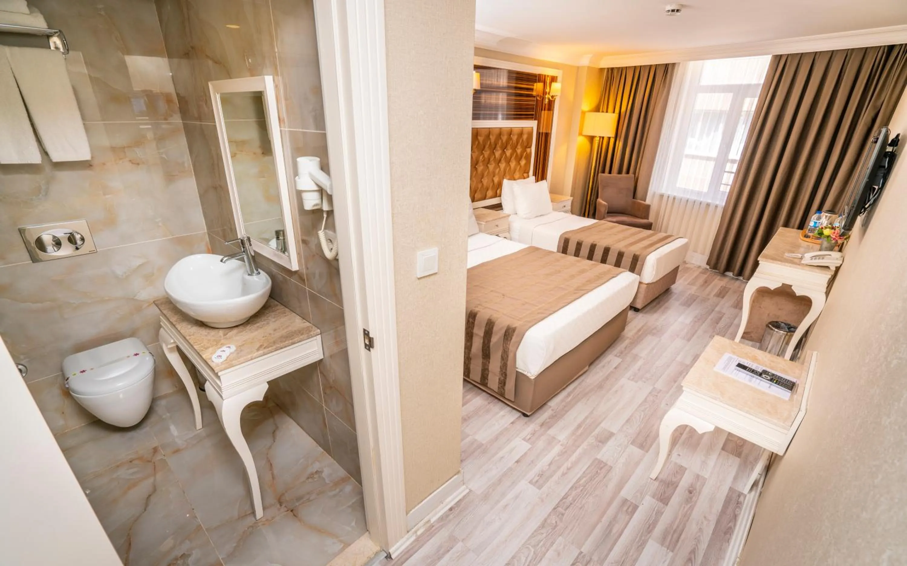 Toilet in Topkapi Old City Kensington Hotel Ottoman Heritage