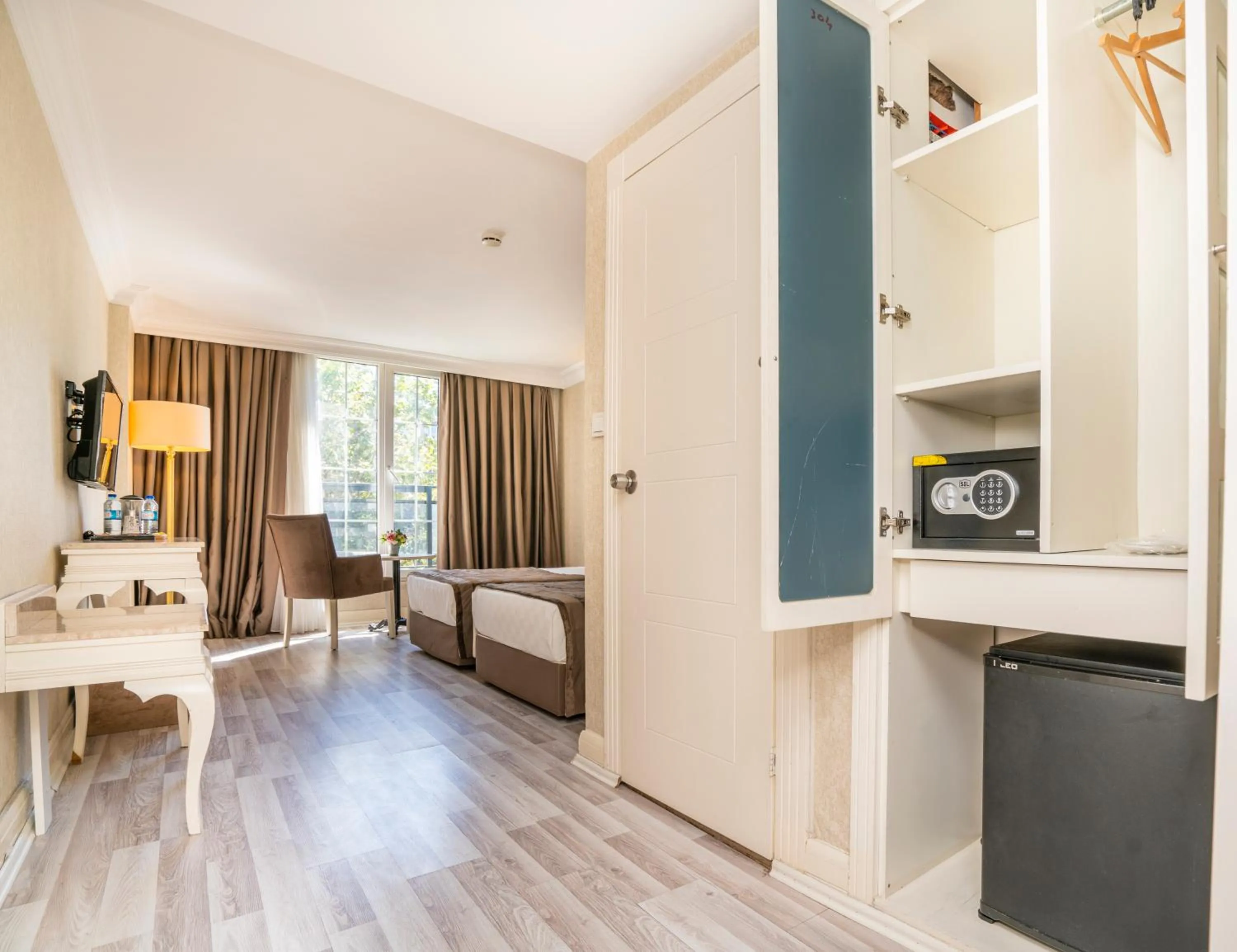 Bed in Topkapi Old City Kensington Hotel Ottoman Heritage