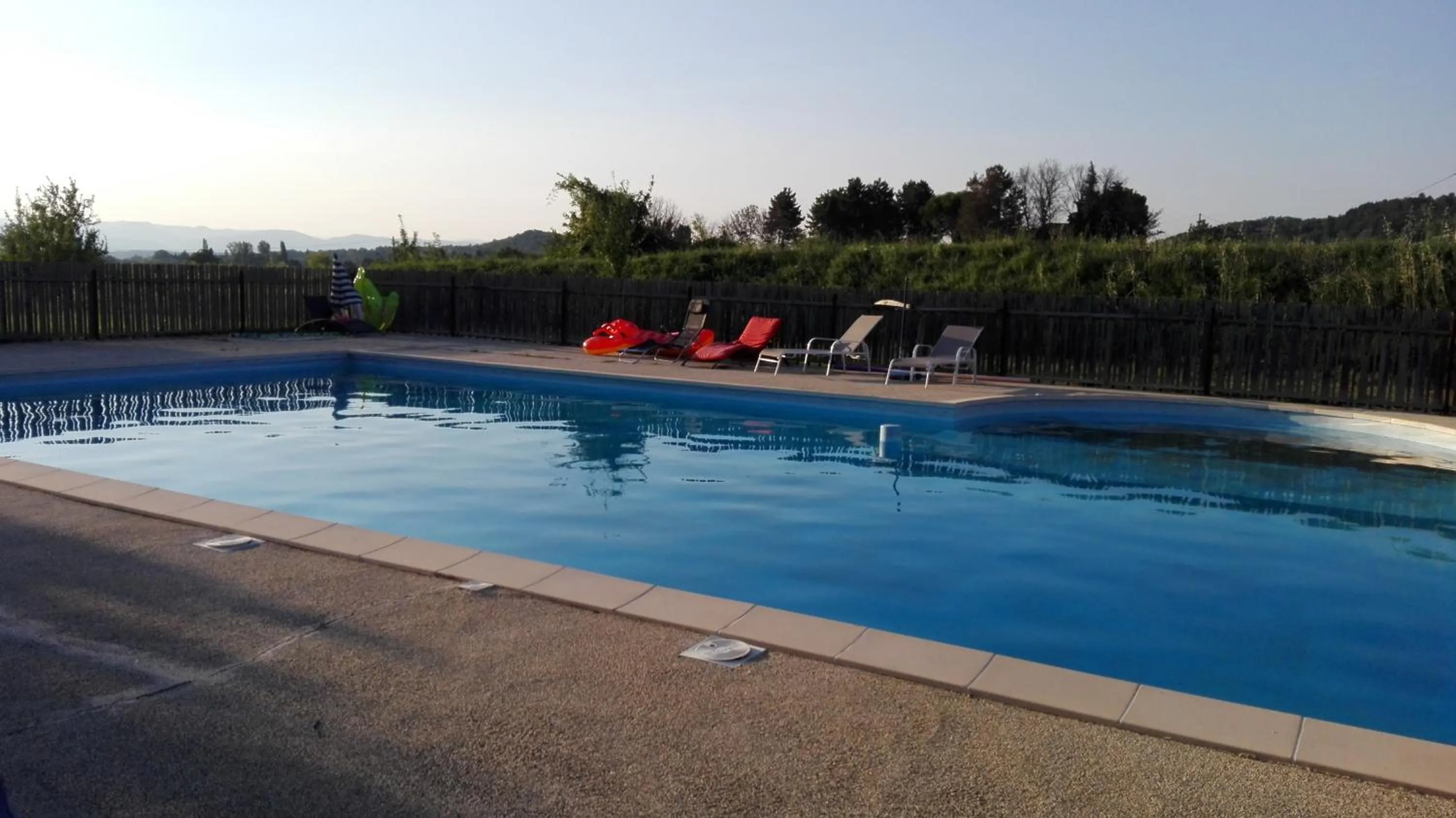 Swimming pool in Mas Bohème