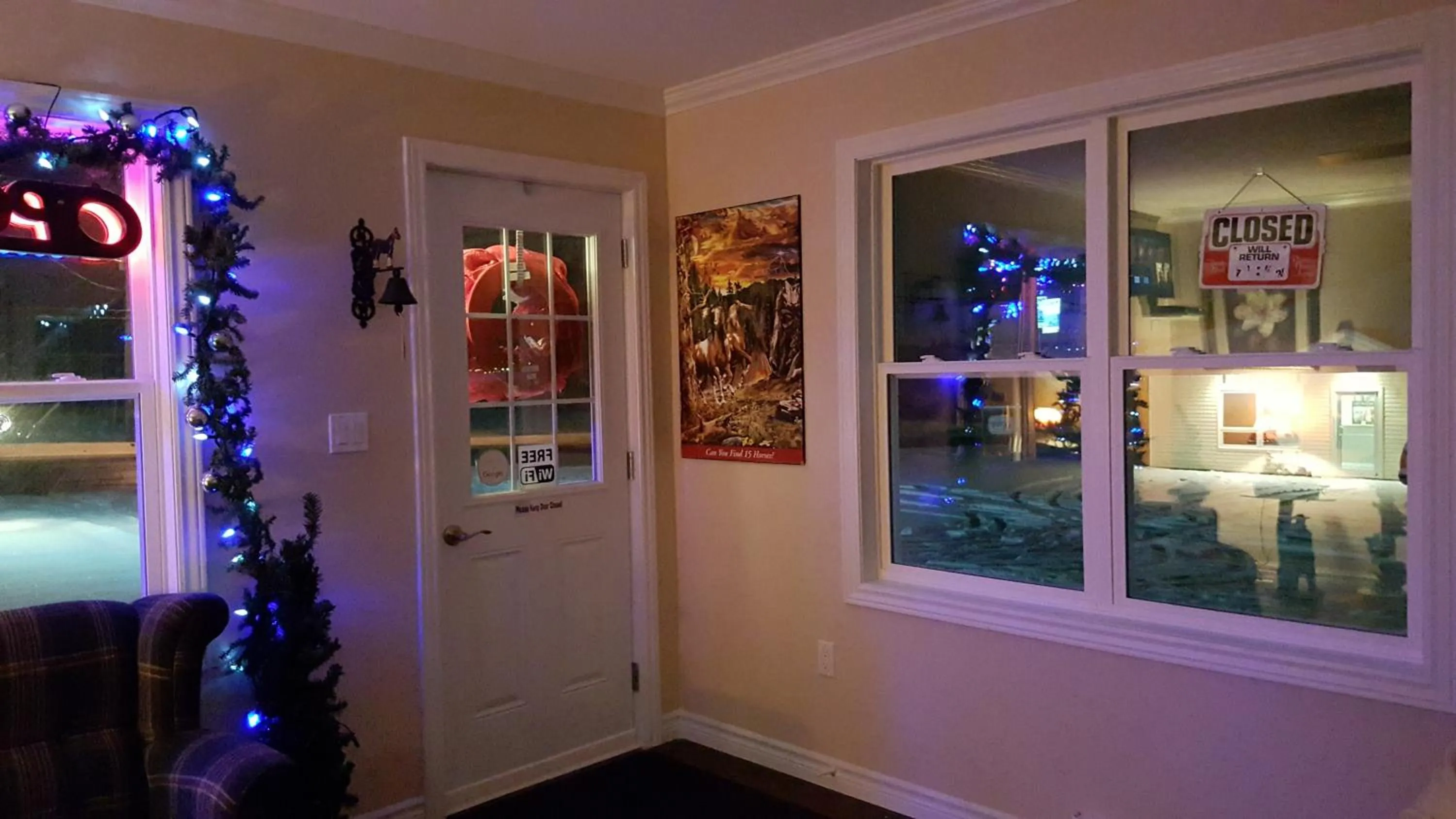 Lobby or reception in The White Horse Motel