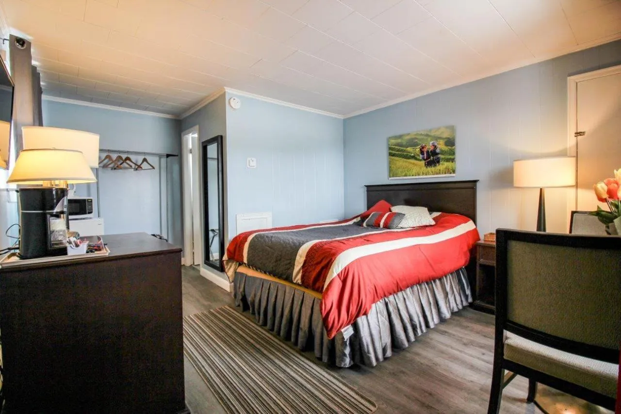 Other, Bed in The White Horse Motel