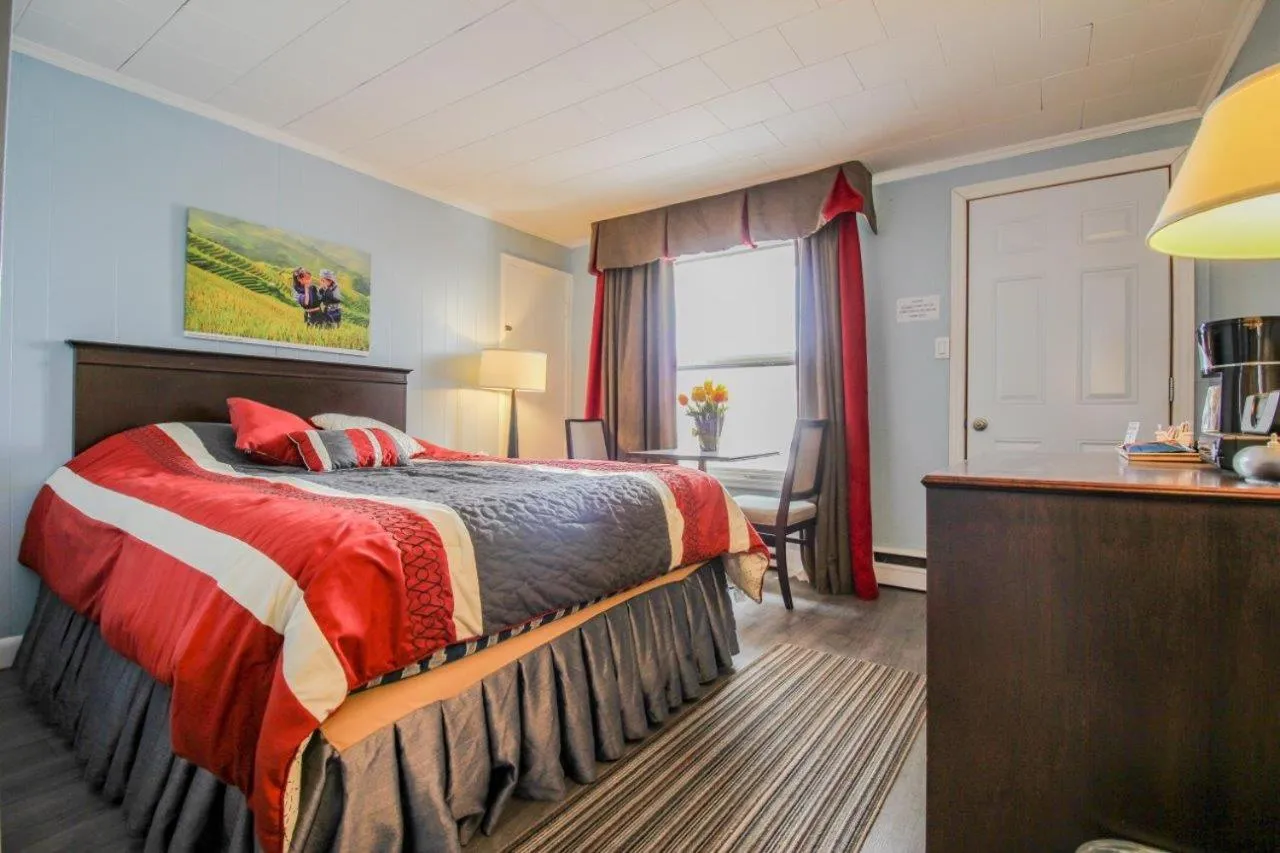 Other, Bed in The White Horse Motel