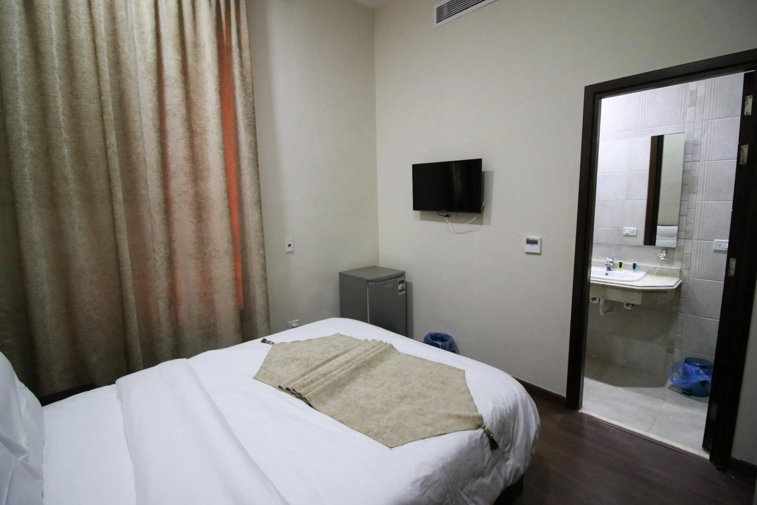 Bed in Miramar Talaat Harb Square