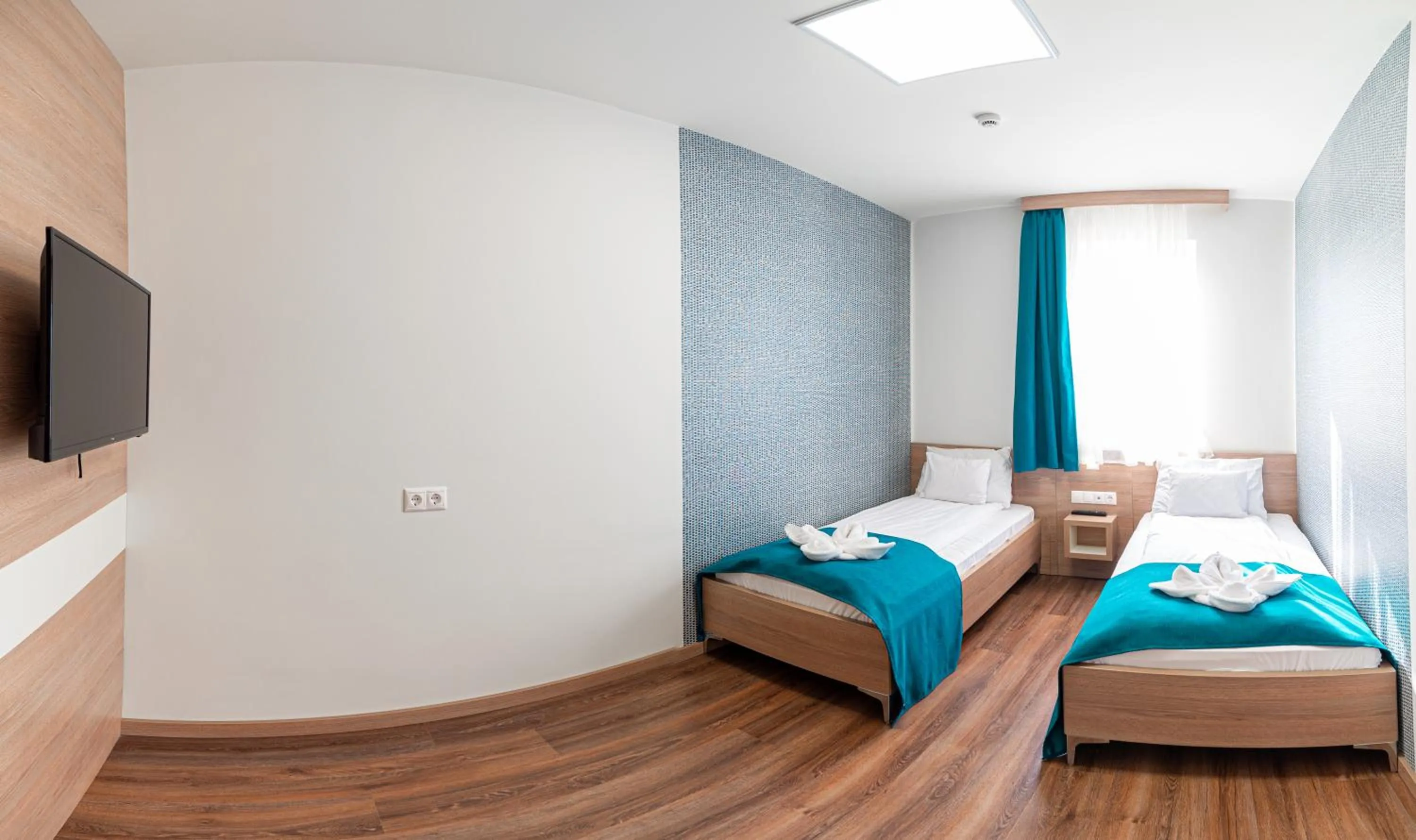 Photo of the whole room, Bed in Hotel Szeghalom