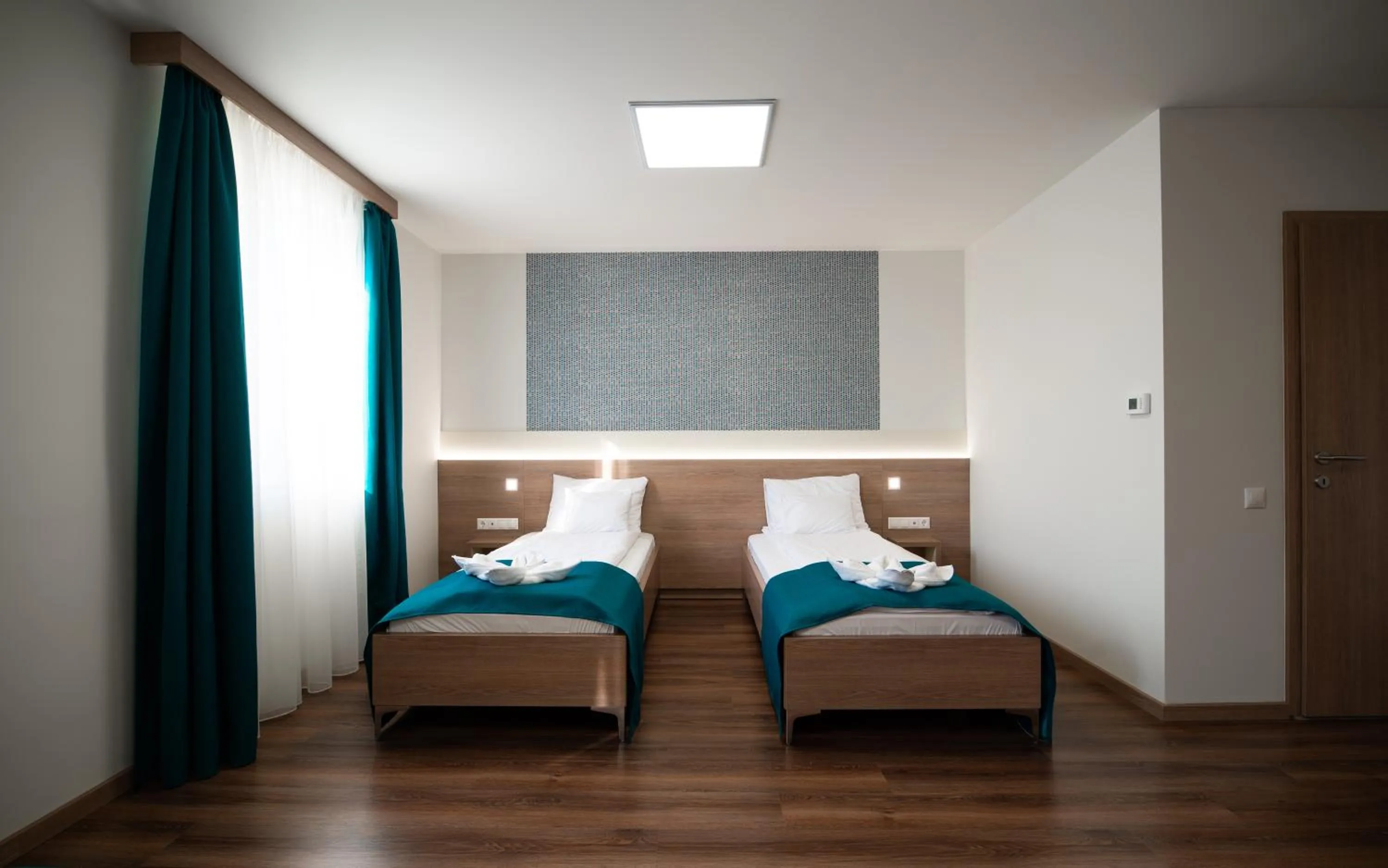 Photo of the whole room, Bed in Hotel Szeghalom