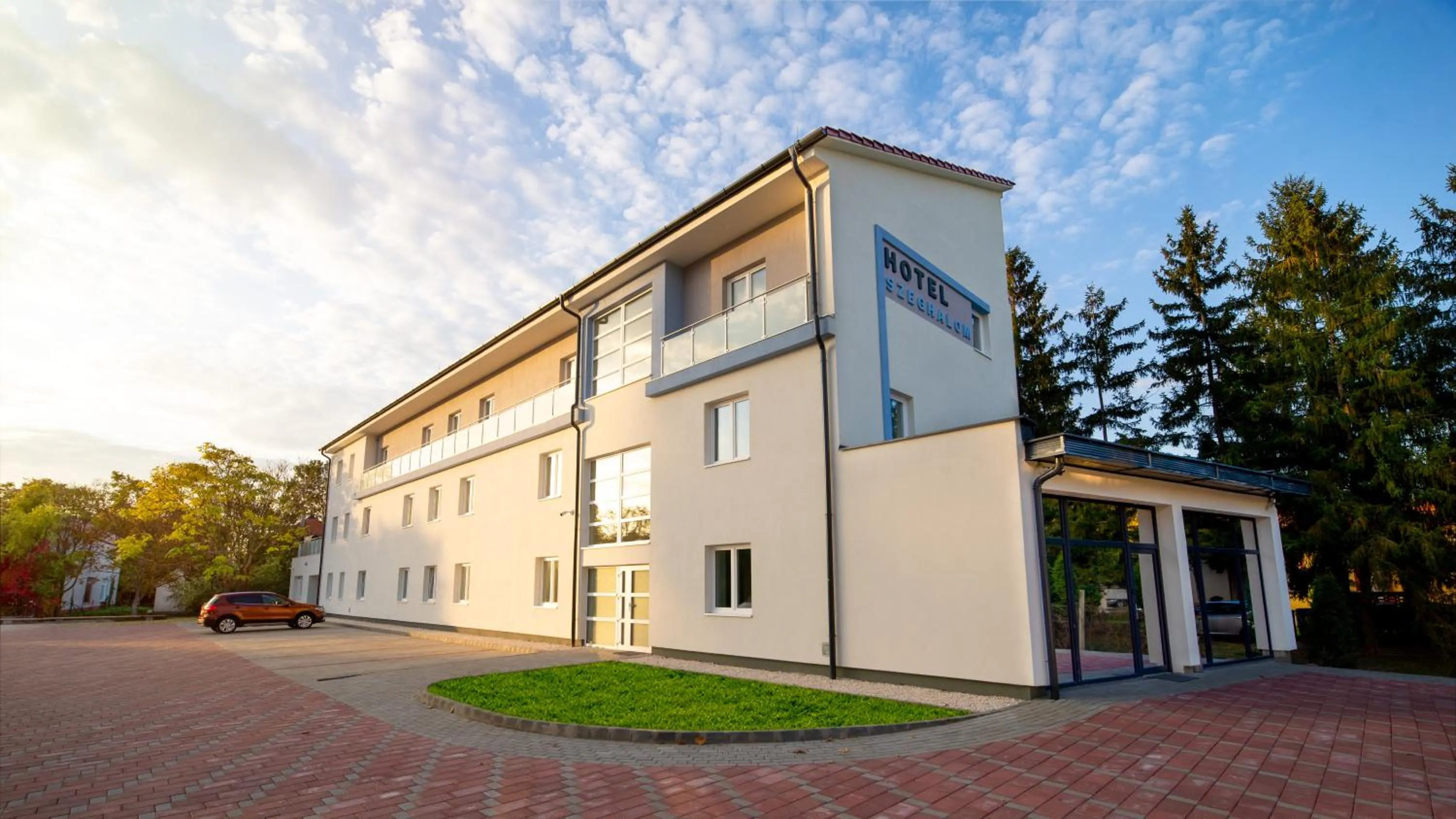 Property building in Hotel Szeghalom