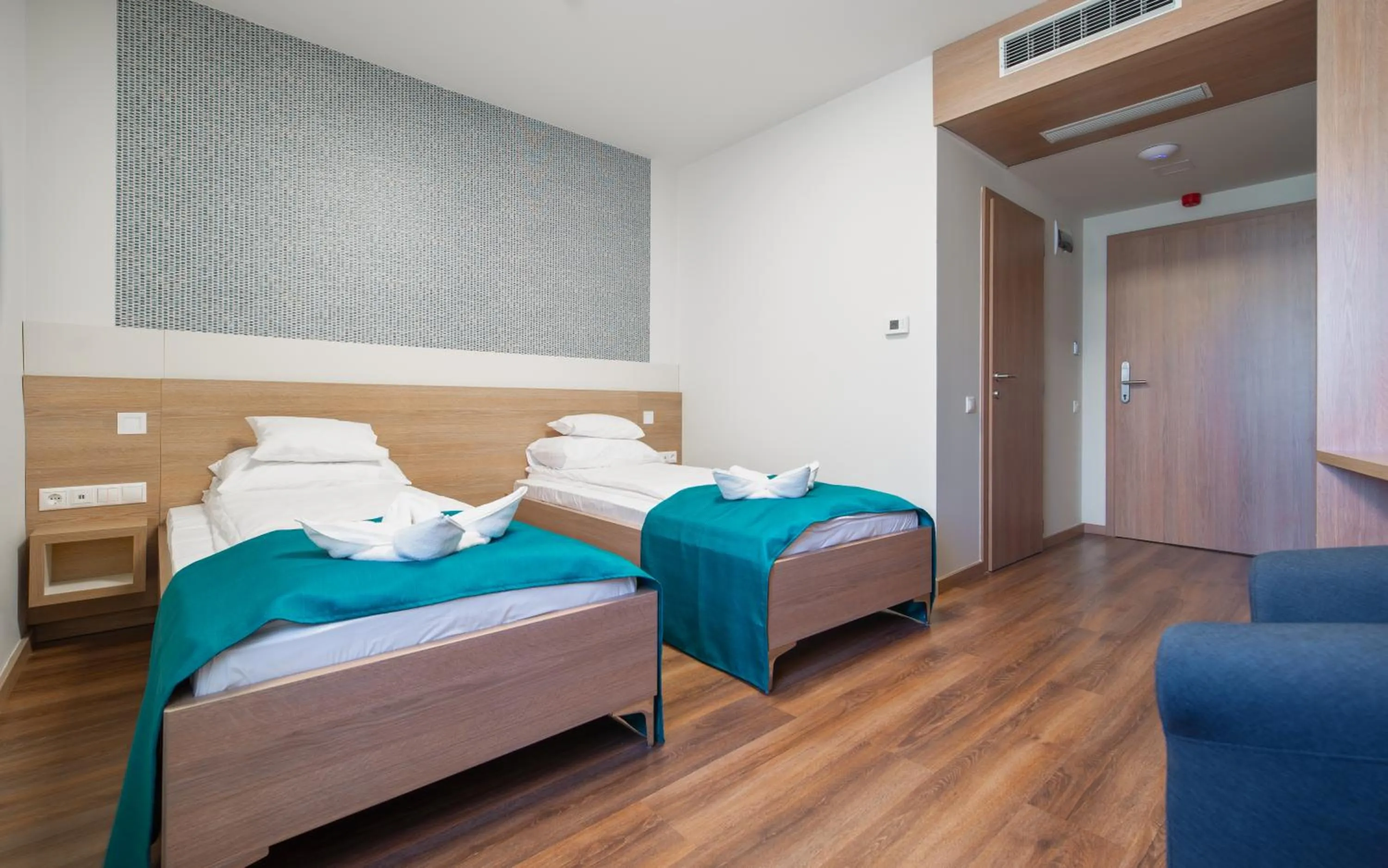 Photo of the whole room, Bed in Hotel Szeghalom