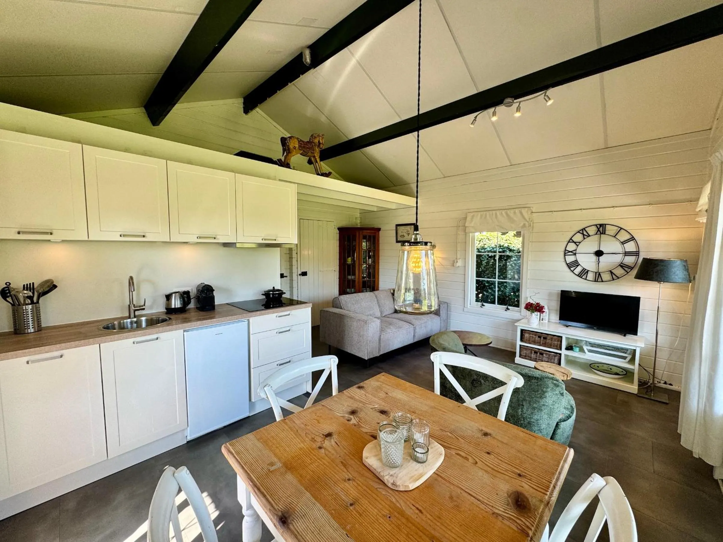 kitchen in d'Oude Herbergh, vakantiehuizen aan het water