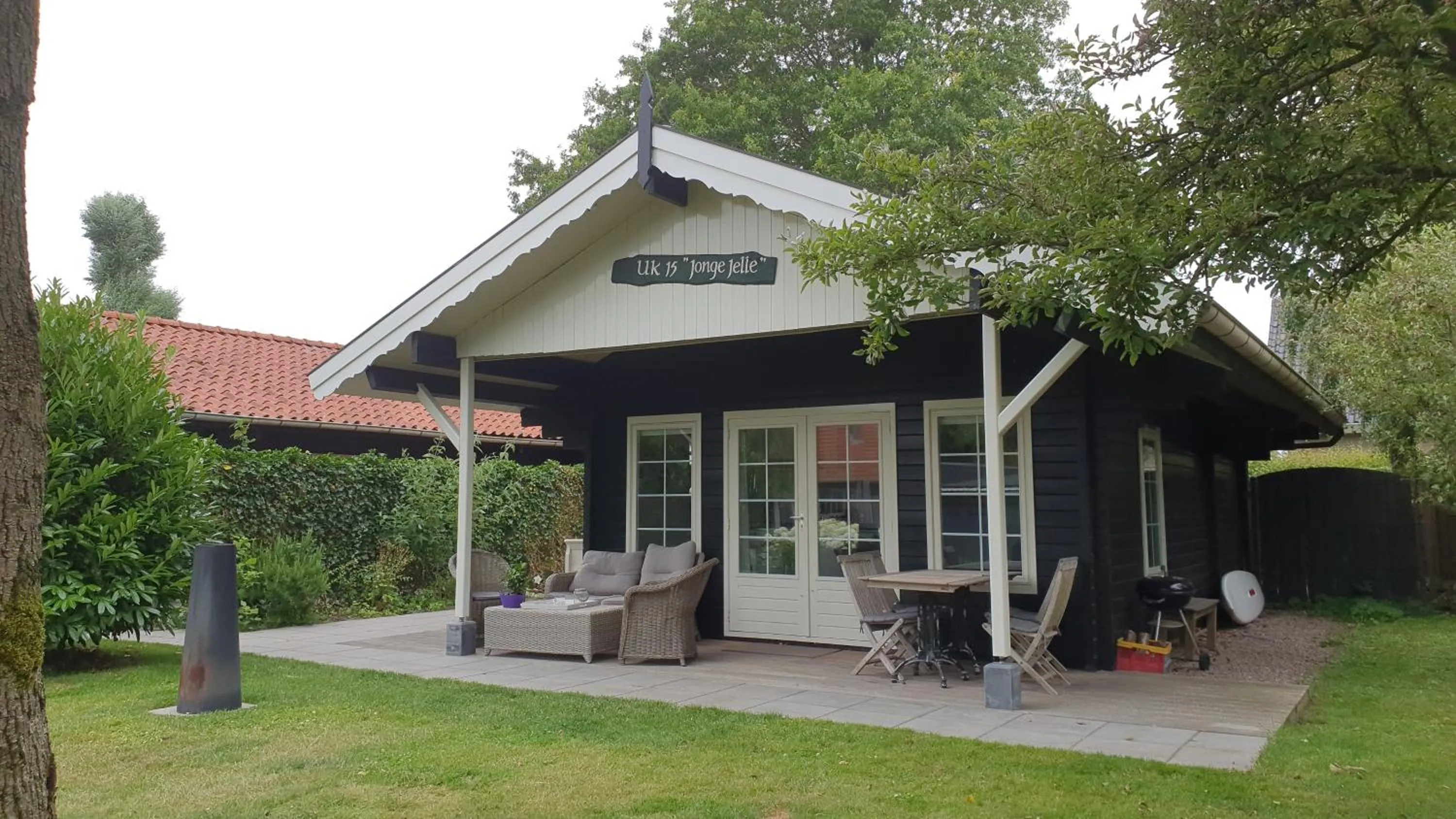 Property building in d'Oude Herbergh, vakantiehuizen aan het water