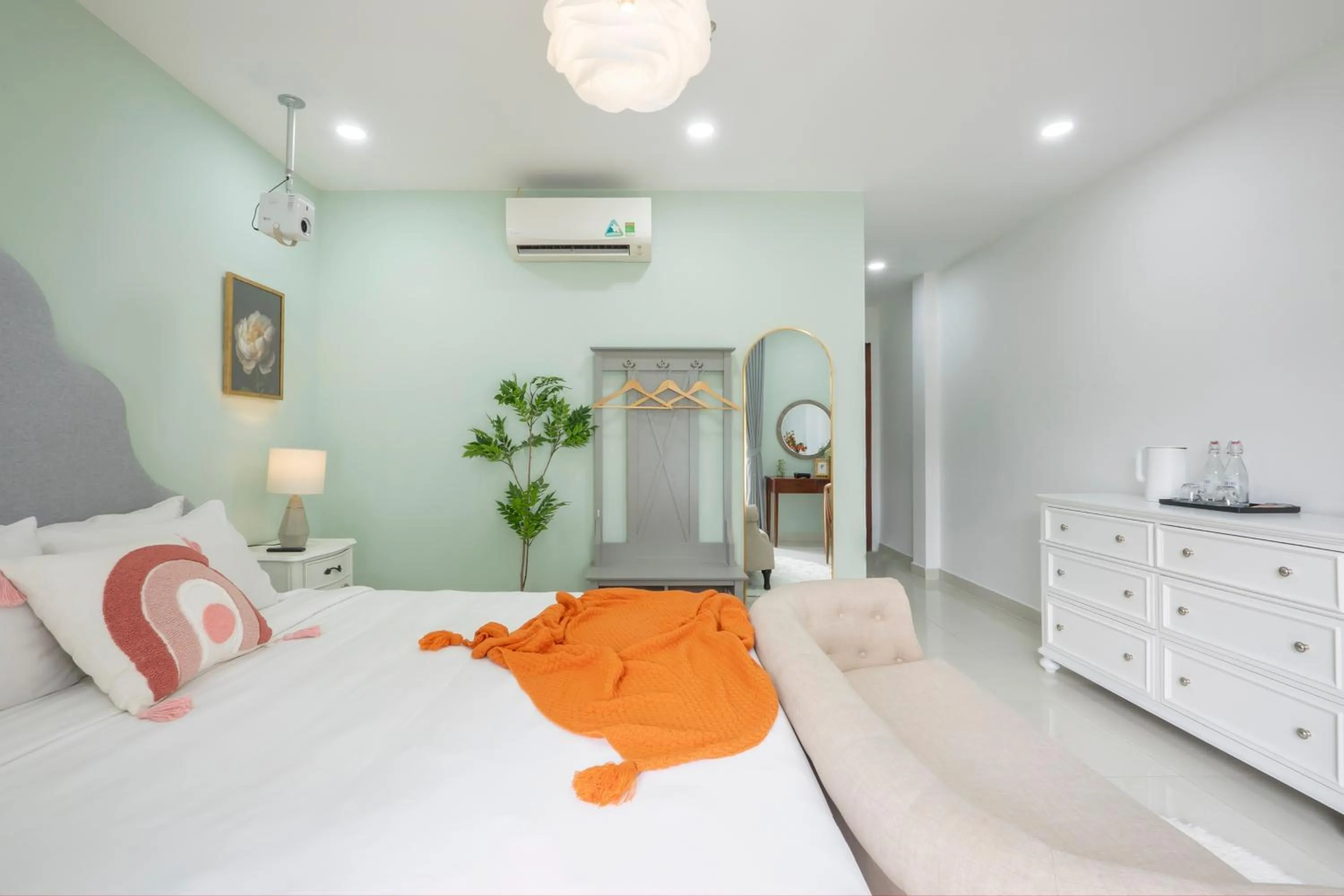 Bed in SAZI AMILA Nguyen Hue HOTEL - Free Banh Mi