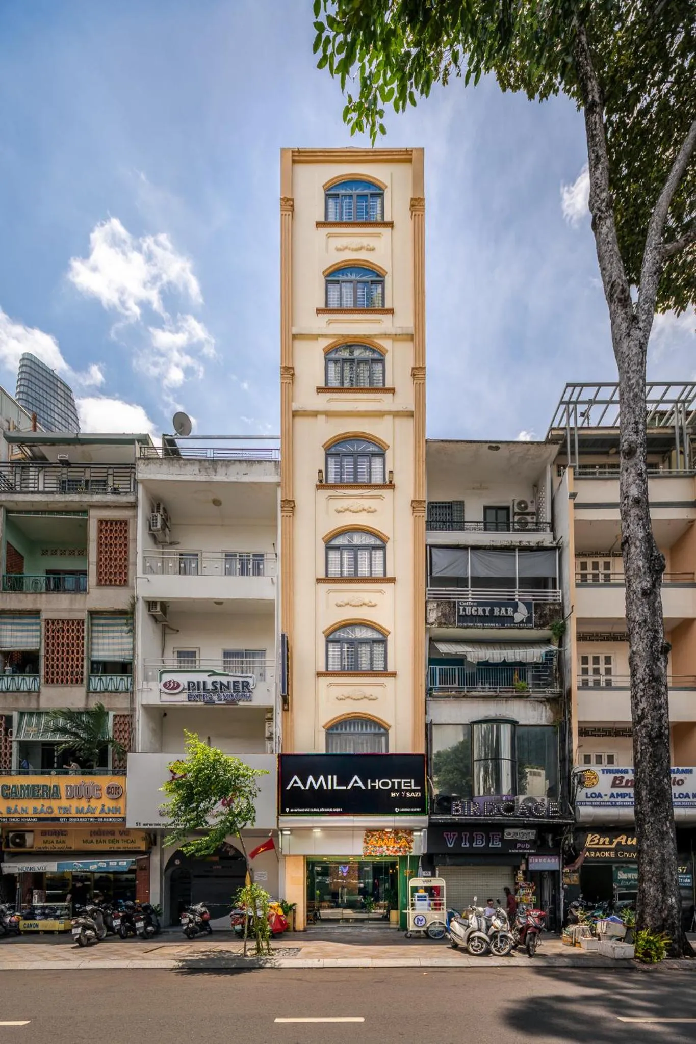 Property building in SAZI AMILA Nguyen Hue HOTEL - Free Banh Mi