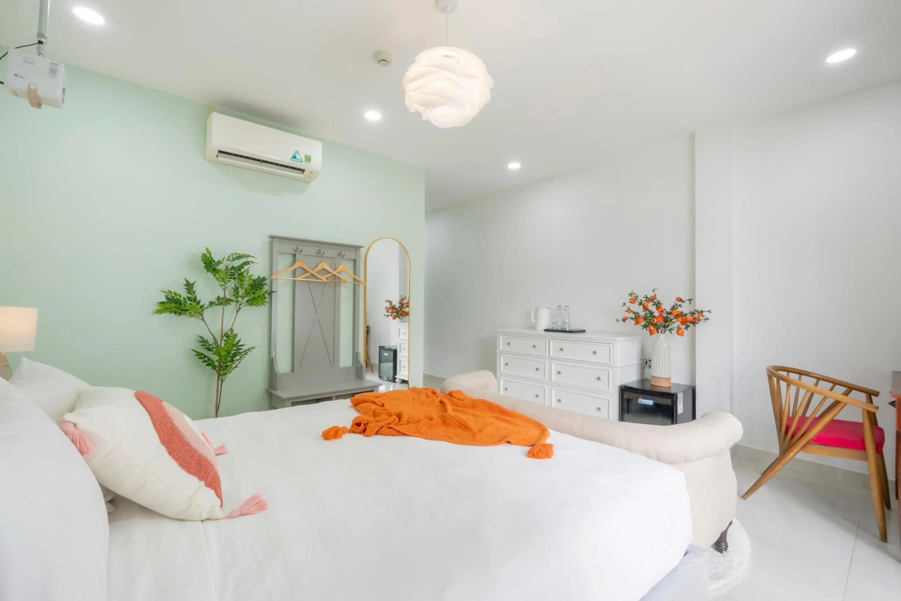 Photo of the whole room, Bed in SAZI AMILA Nguyen Hue HOTEL - Free Banh Mi