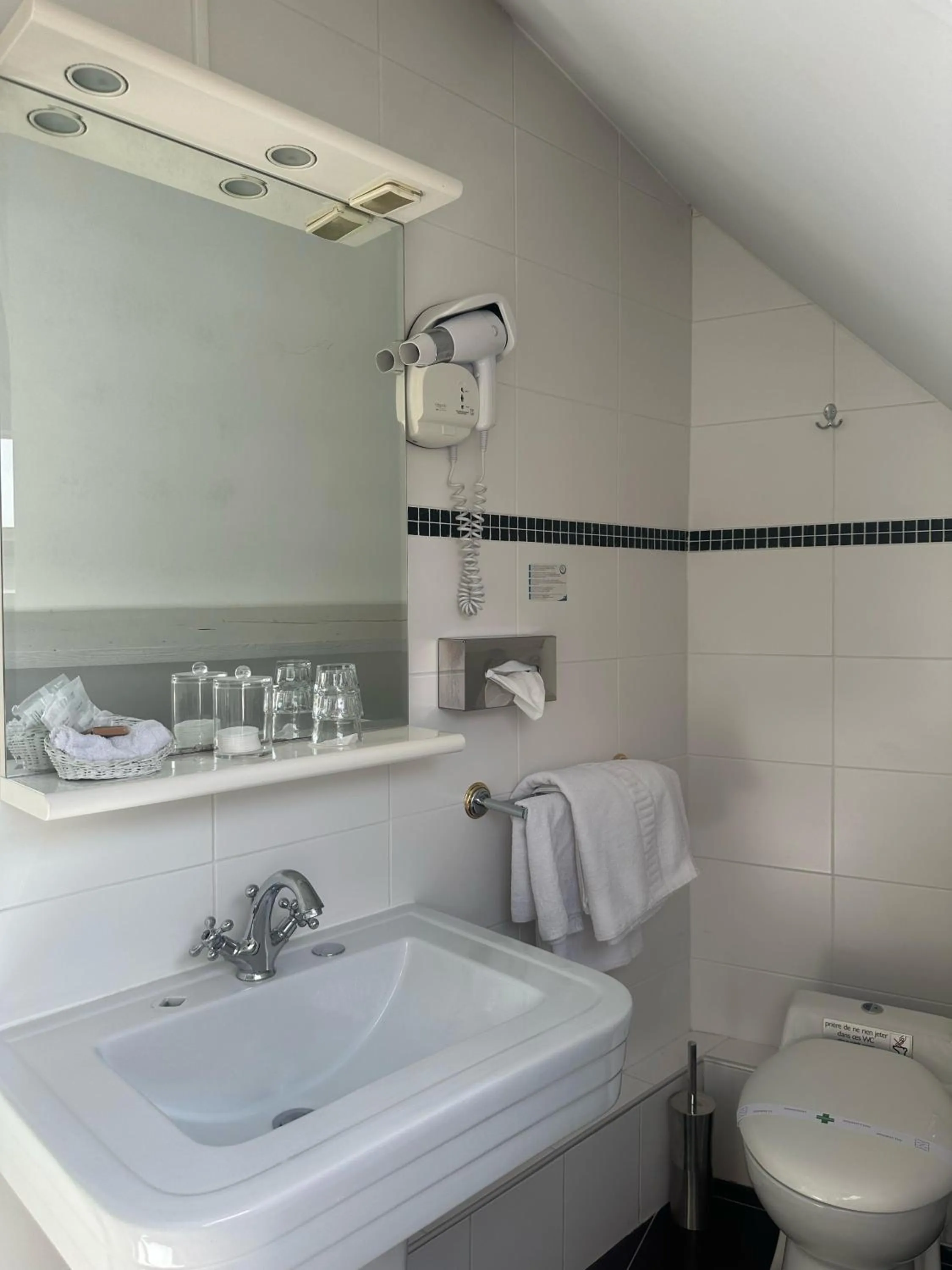 The Originals Boutique, Hôtel Auberge du Forgeron, Lille Sud