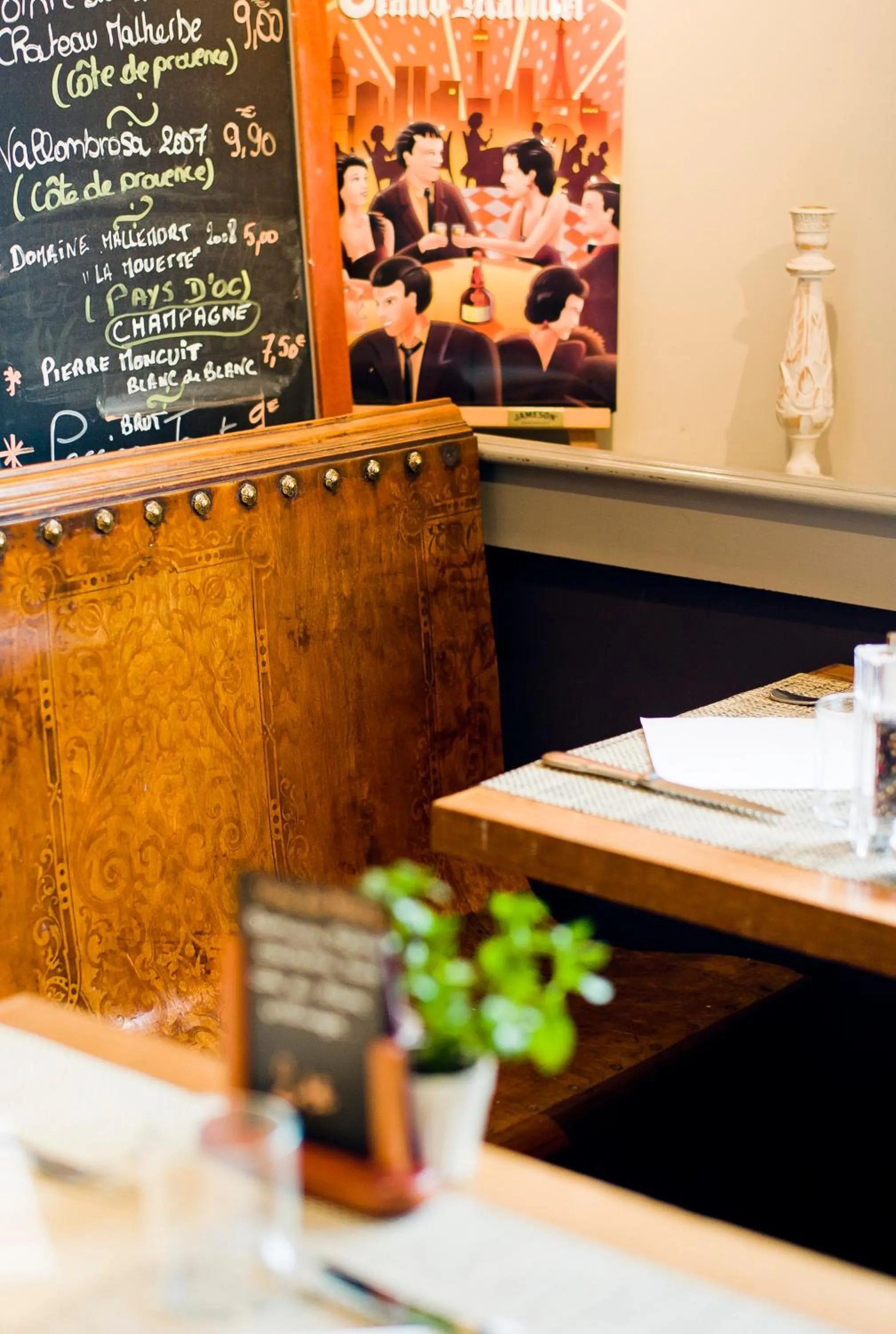 Patio in The Originals Boutique, Hôtel Auberge du Forgeron, Lille Sud
