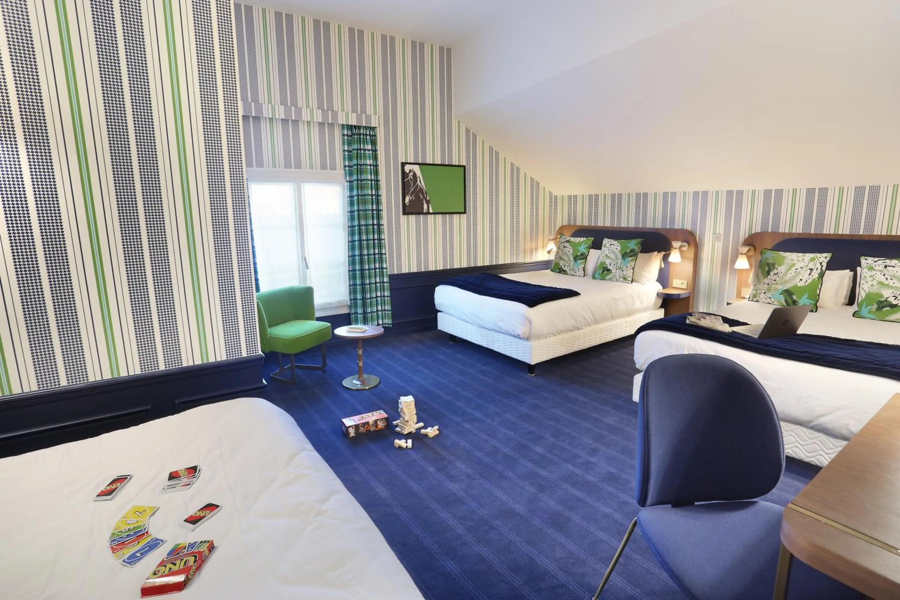 Bed in Hôtel du Cheval Blanc - Paris Marne La Vallée