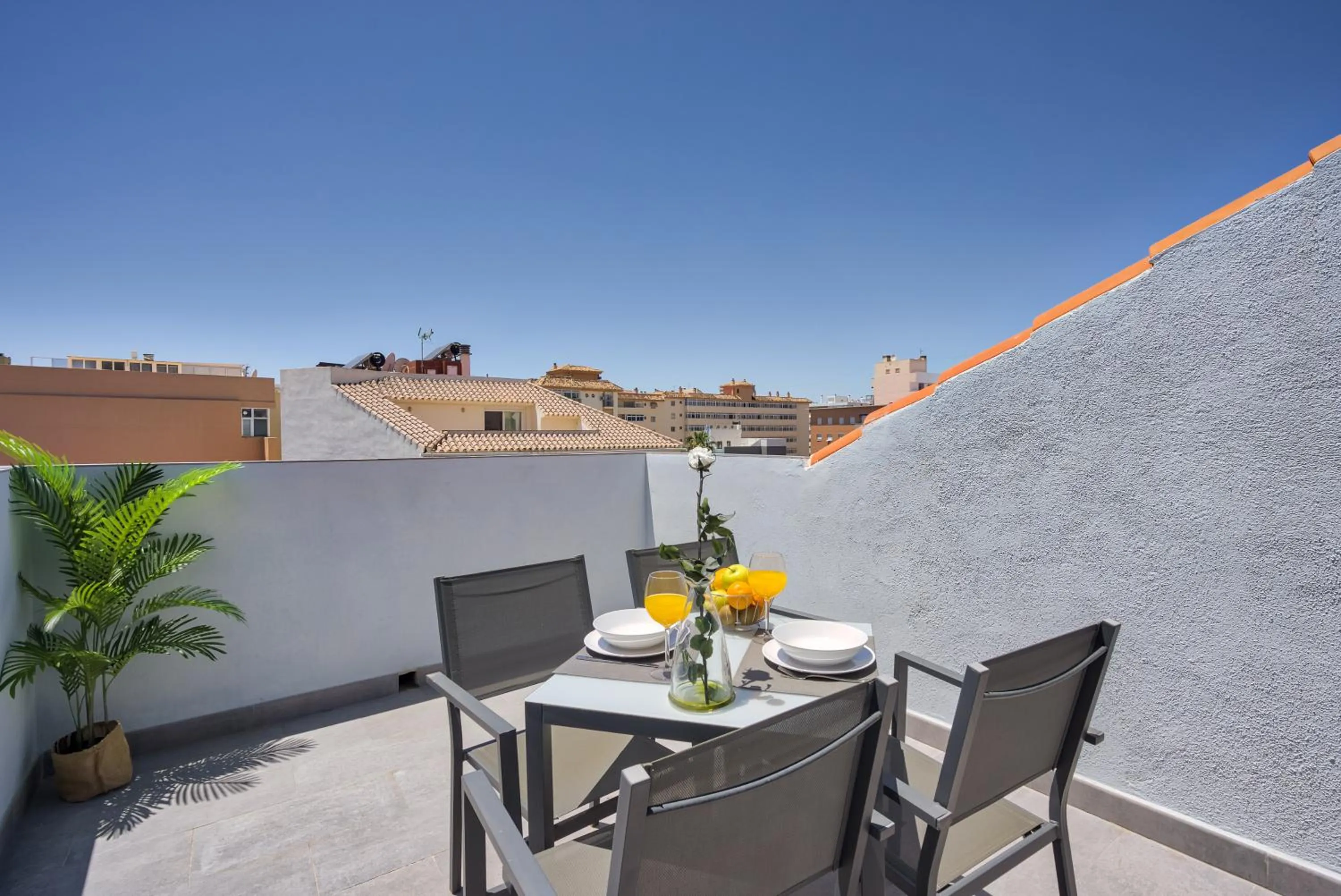 Balcony/Terrace in Sur Suites La Dorada, centricos soleados a pocos metros de la Playa y con Parking Opcional